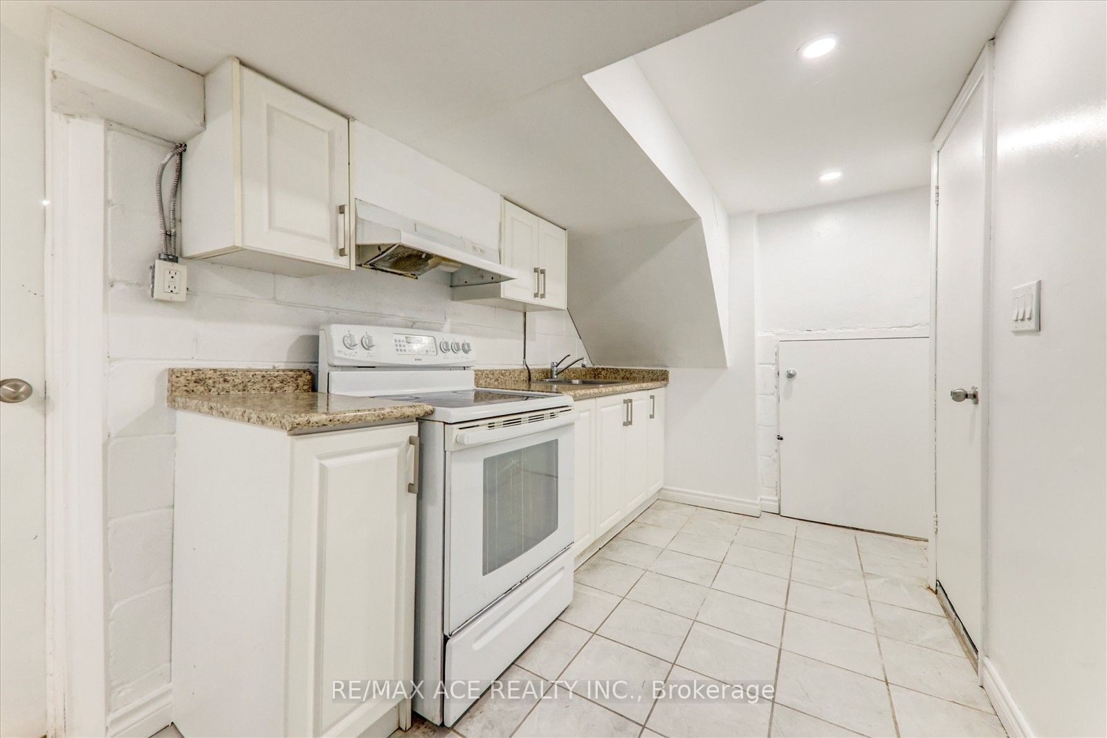Photo 66 of 81 Grassmere Avenue, Oshawa, Lakeview — HOMEH