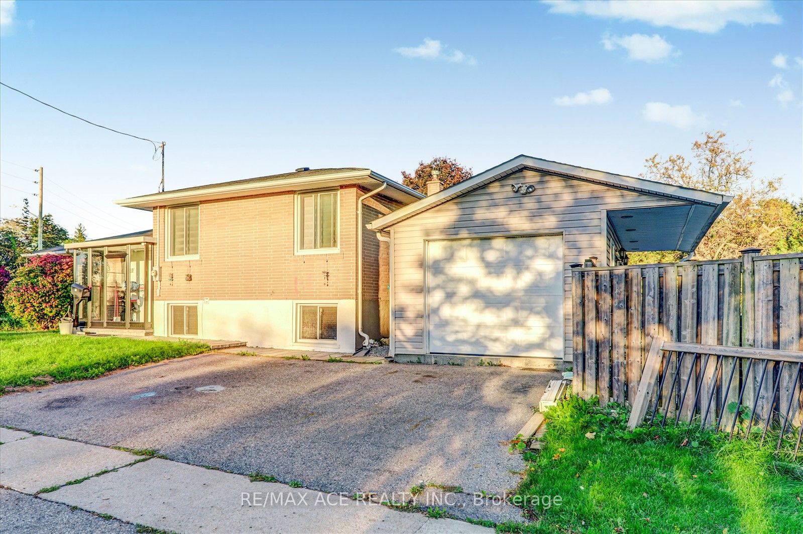 Photo 38 of 81 Grassmere Avenue, Oshawa, Lakeview — HOMEH