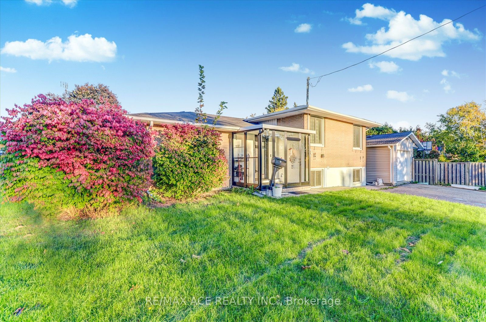 Photo 41 of 81 Grassmere Avenue, Oshawa, Lakeview — HOMEH