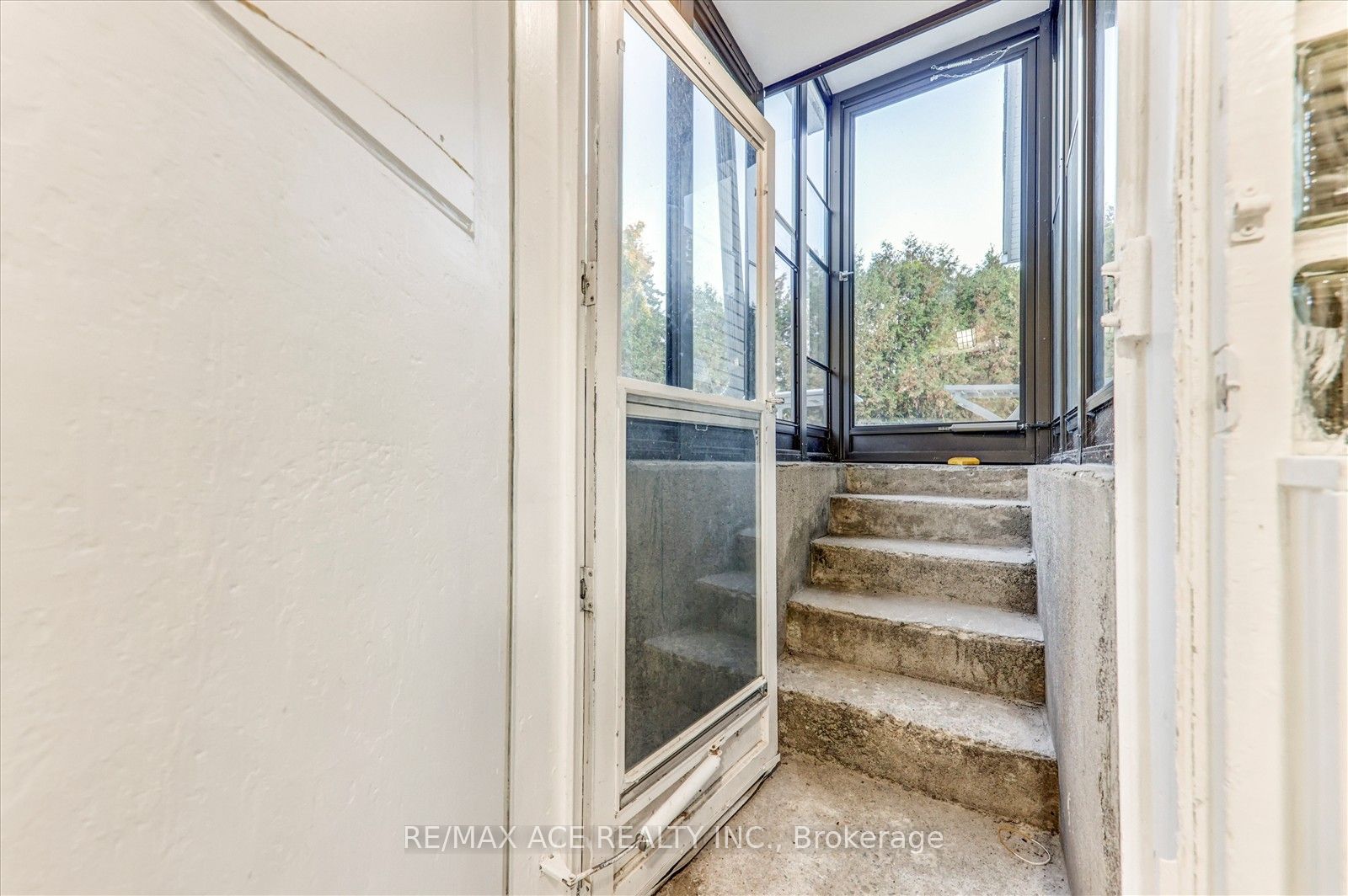 Photo 68 of 81 Grassmere Avenue, Oshawa, Lakeview — HOMEH