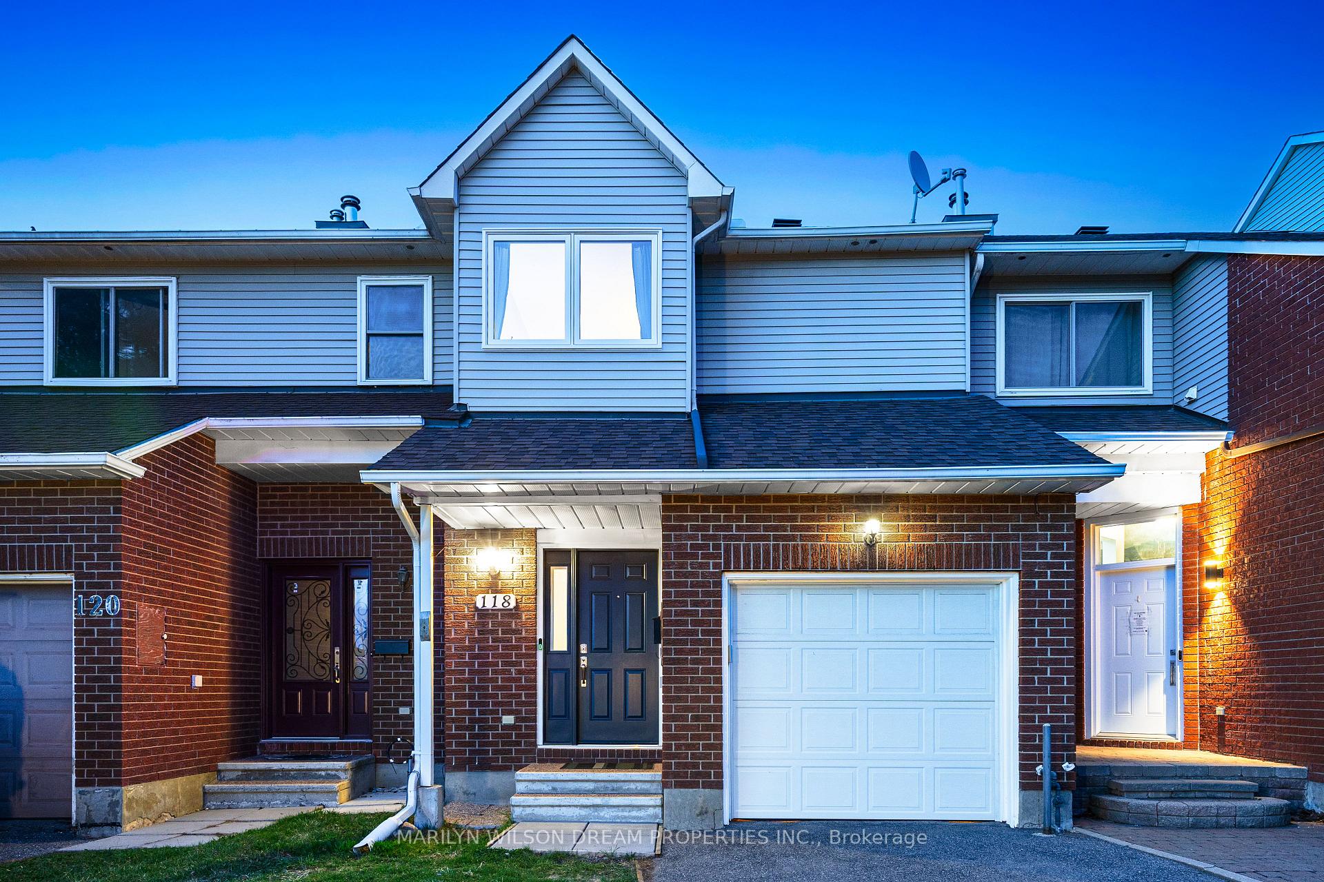 Photo 2 of 118 Halley Street, Ottawa, Barrhaven - Heritage Park — HOMEH