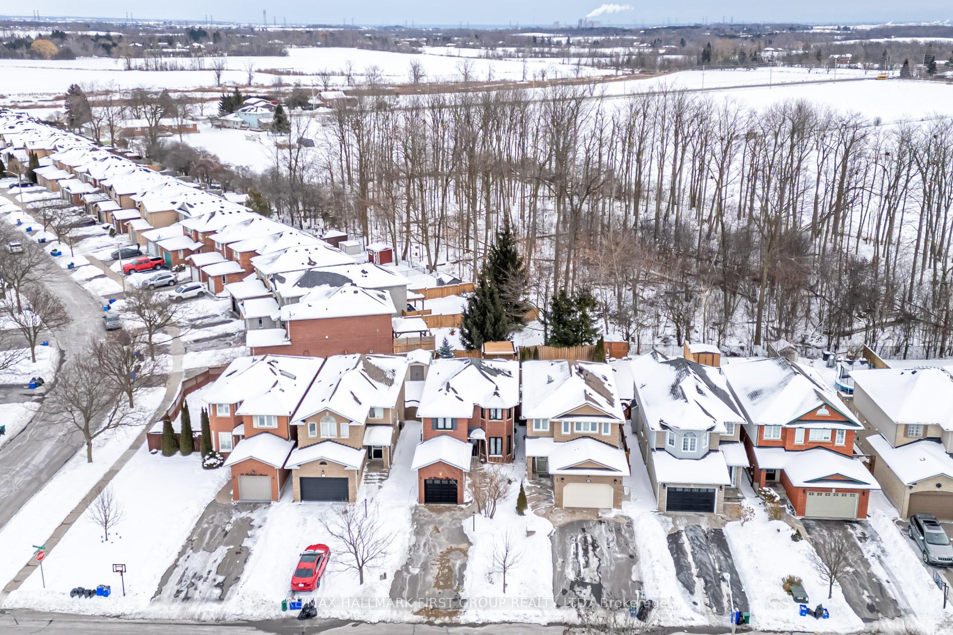 Photo 2 of 63 Fieldcrest Avenue, Clarington, Courtice — HOMEH