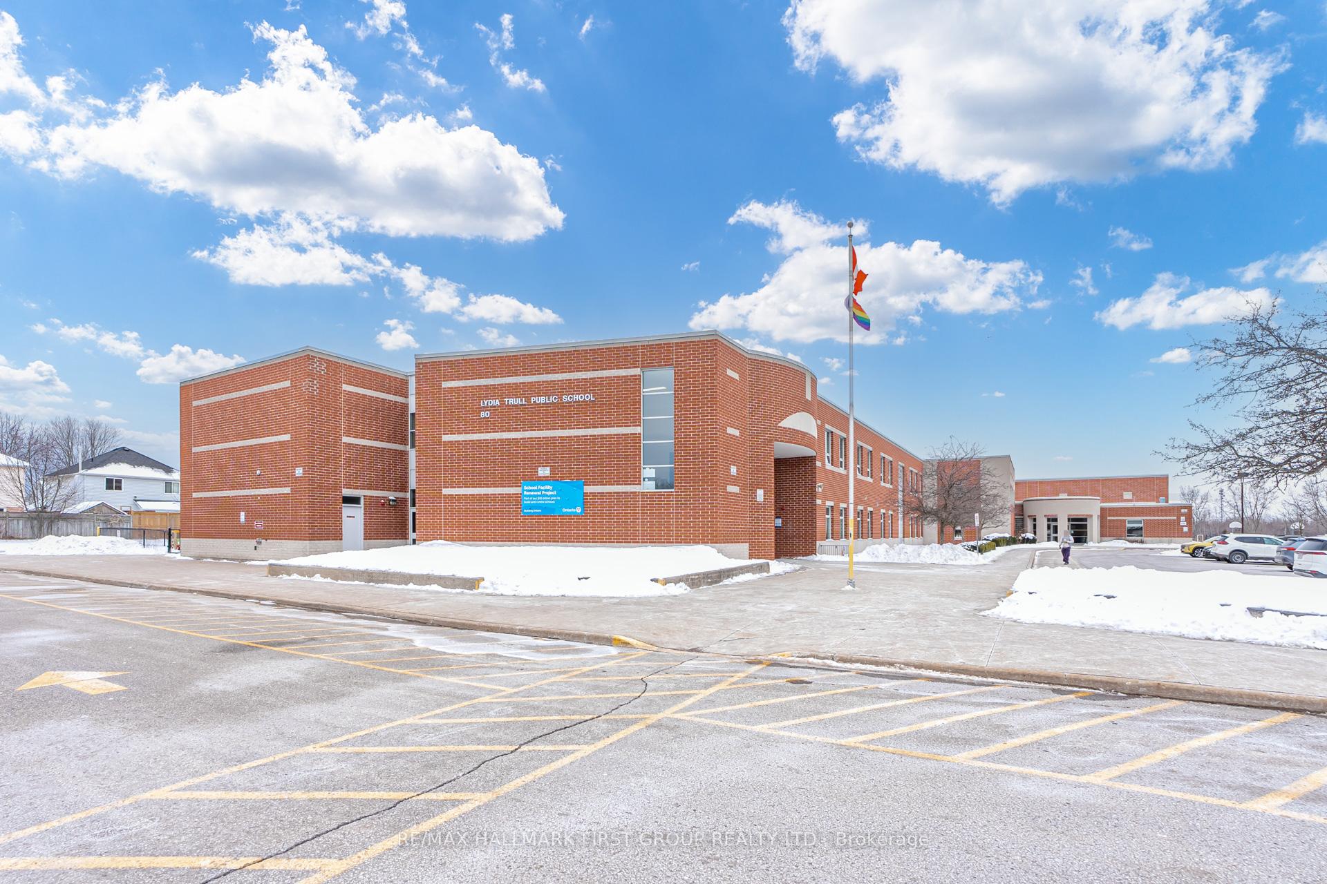 Photo 34 of 63 Fieldcrest Avenue, Clarington, Courtice — HOMEH