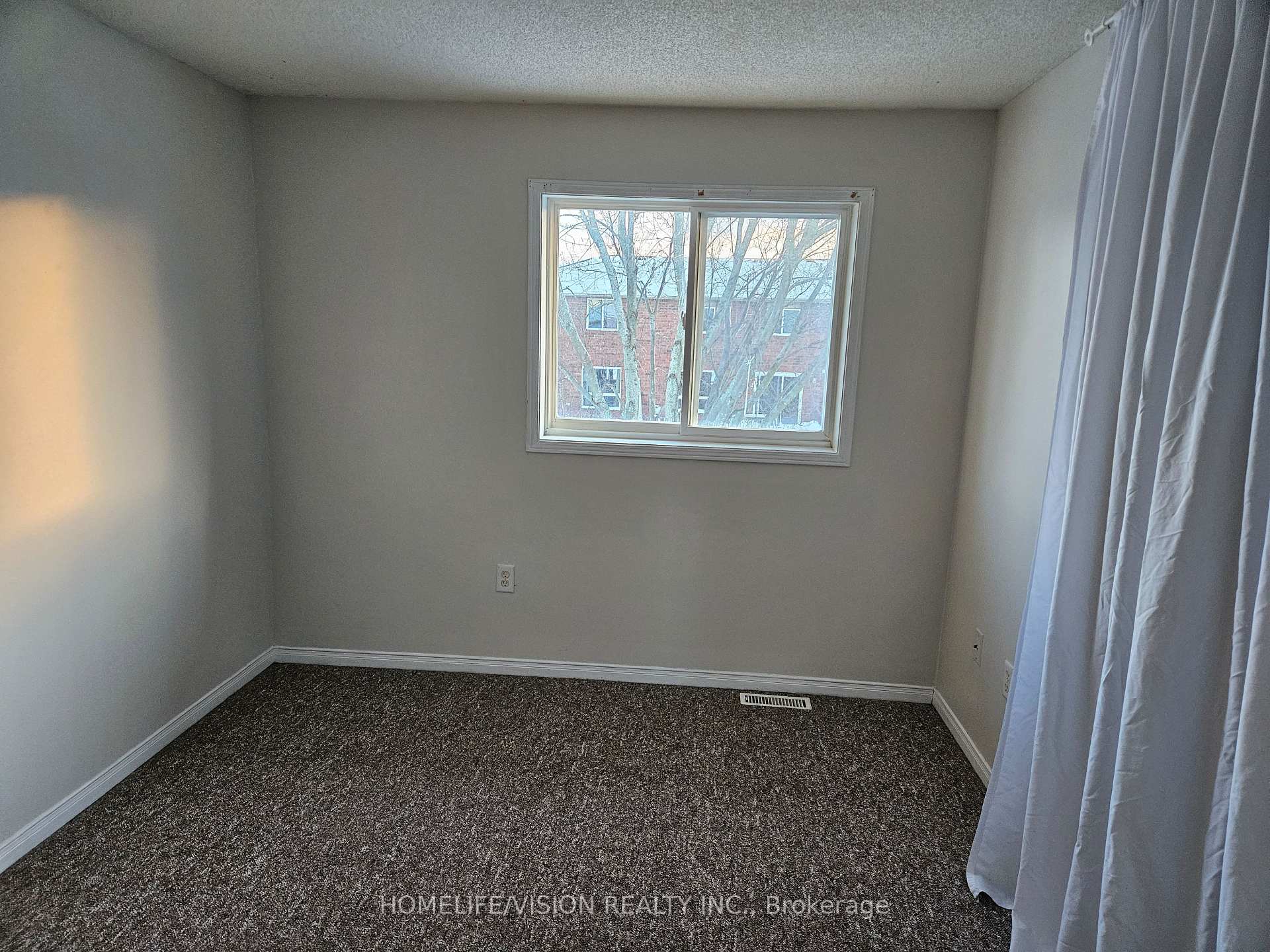 Photo 33 of 225 Tunbridge Road, Barrie, Georgian Drive — HOMEH