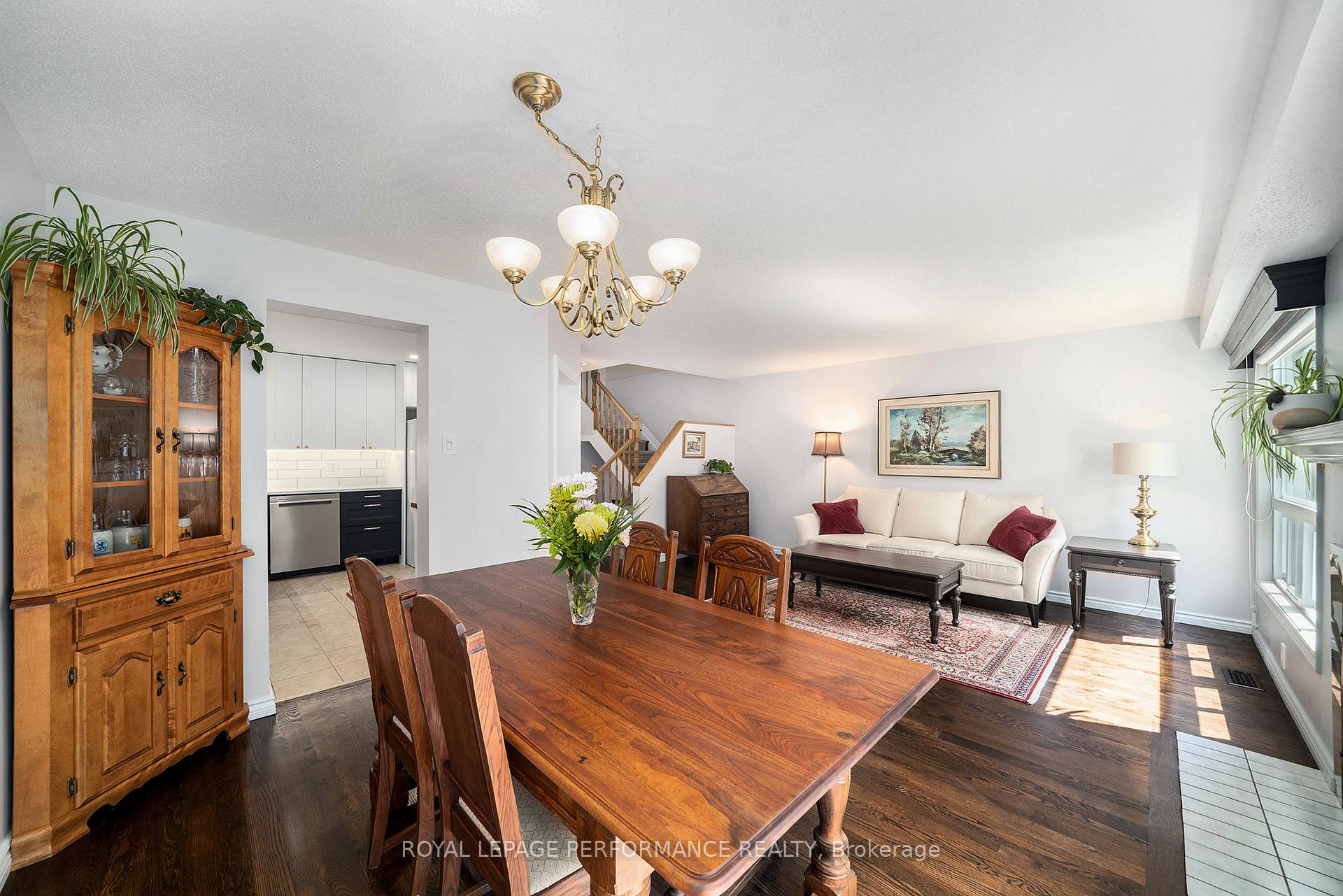 Photo 8 of 37 Willwood Crescent, Ottawa, Barrhaven - Cedargrove/Fraserdale — HOMEH