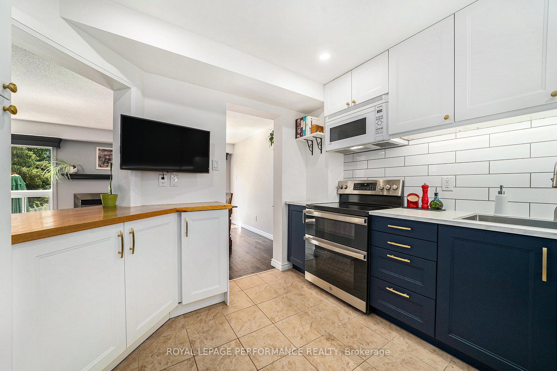 Photo 9 of 37 Willwood Crescent, Ottawa, Barrhaven - Cedargrove/Fraserdale — HOMEH