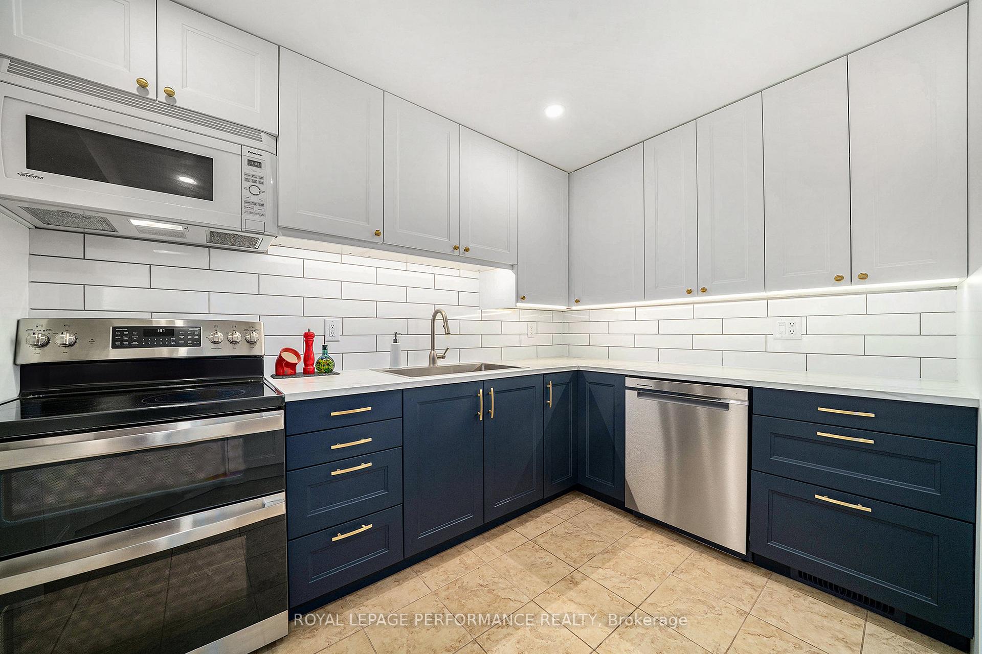 Photo 10 of 37 Willwood Crescent, Ottawa, Barrhaven - Cedargrove/Fraserdale — HOMEH