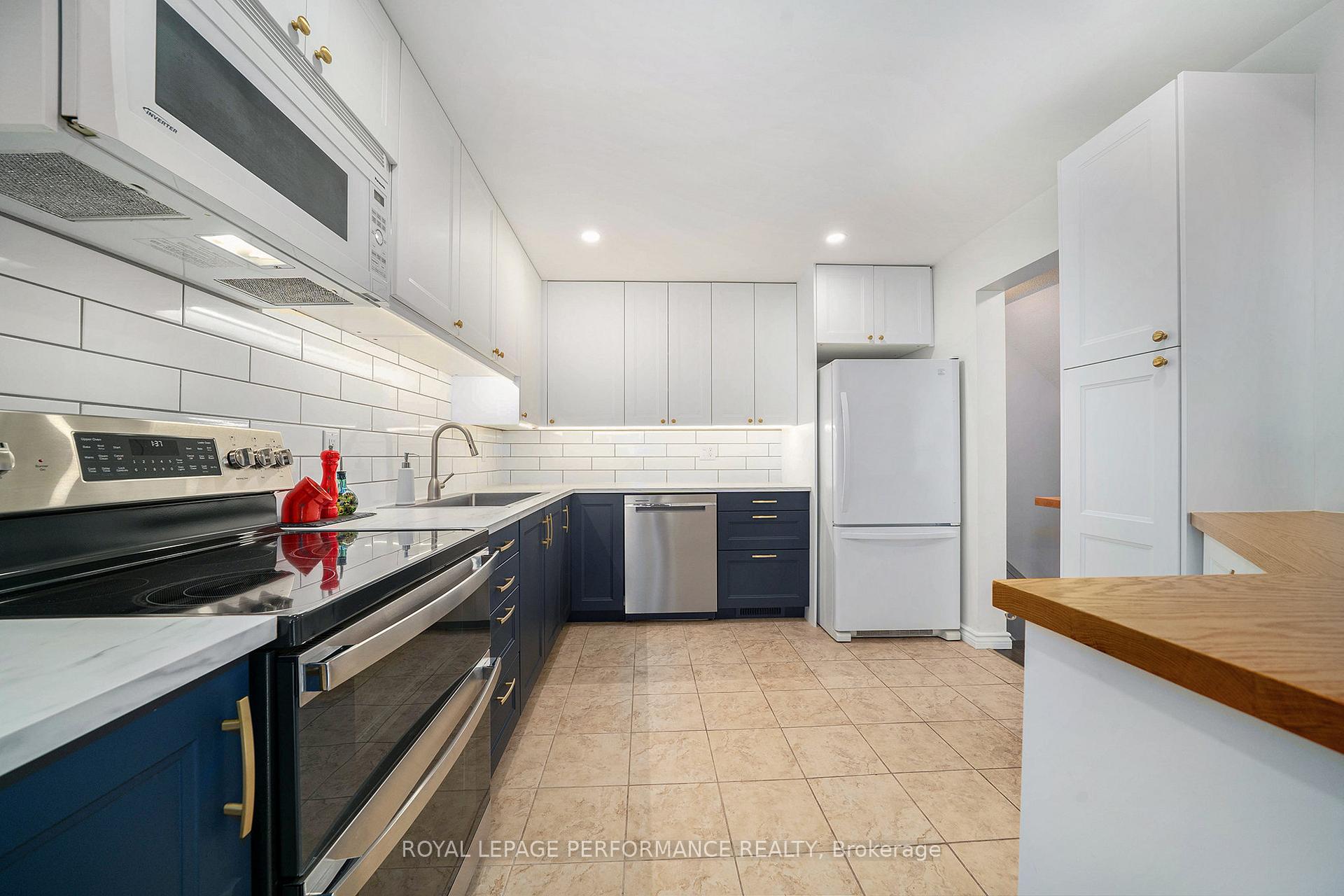 Photo 13 of 37 Willwood Crescent, Ottawa, Barrhaven - Cedargrove/Fraserdale — HOMEH