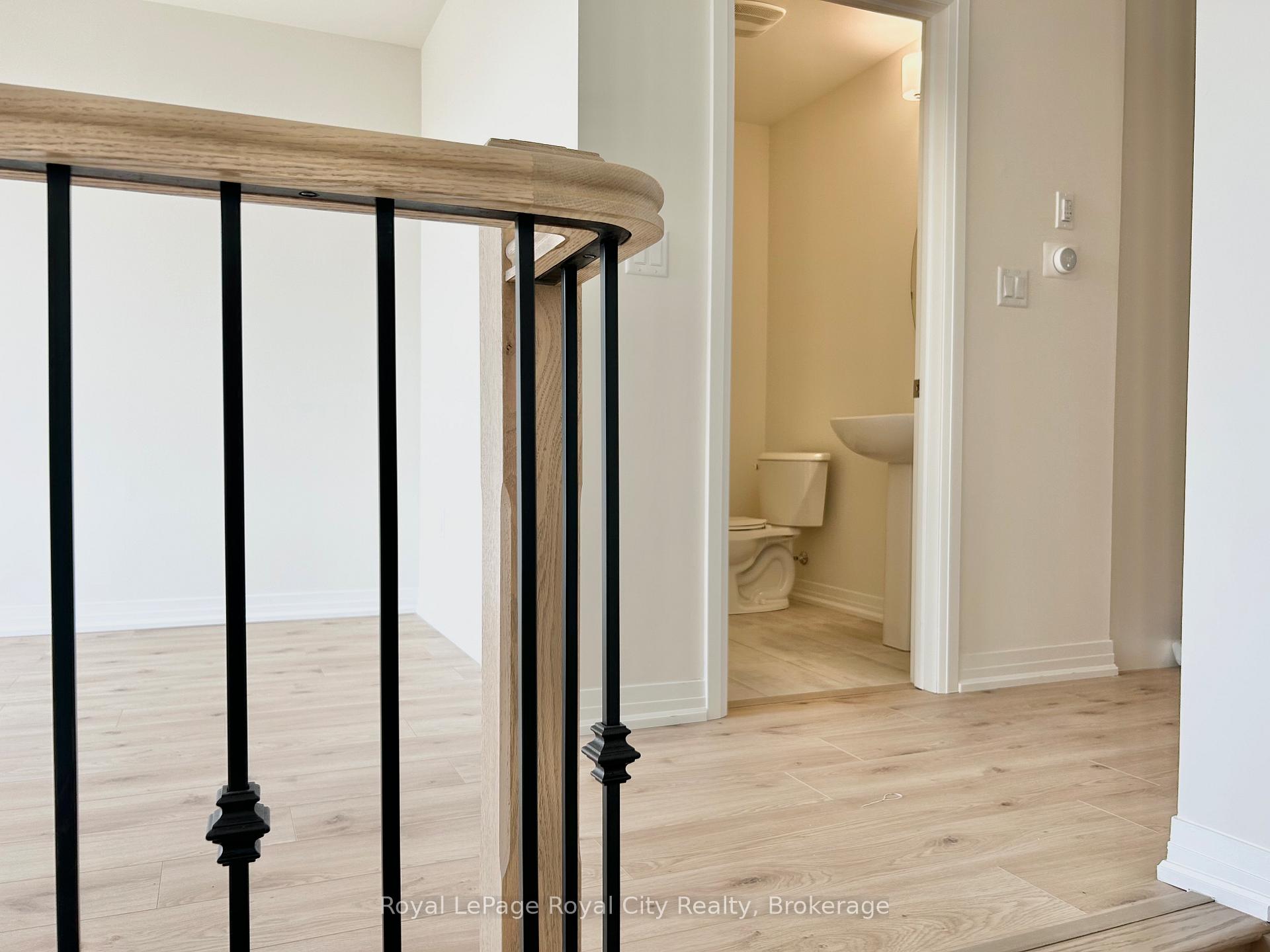 Photo 6 of 11 Cherry Hill Lane, Barrie, Painswick South — HOMEH