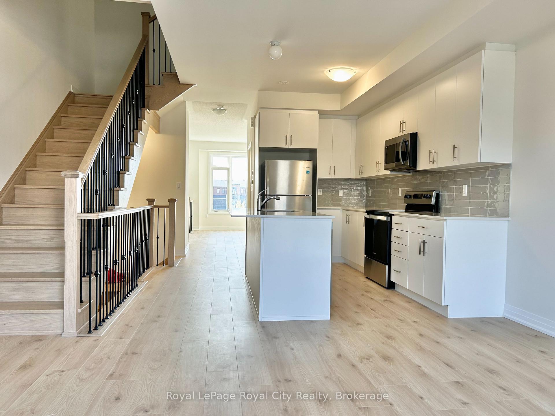 Photo 9 of 11 Cherry Hill Lane, Barrie, Painswick South — HOMEH