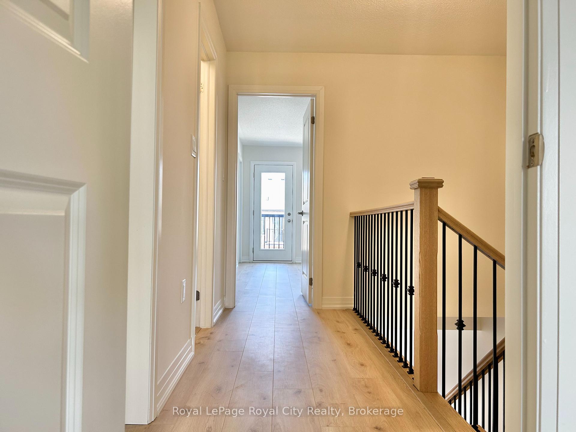 Photo 16 of 11 Cherry Hill Lane, Barrie, Painswick South — HOMEH