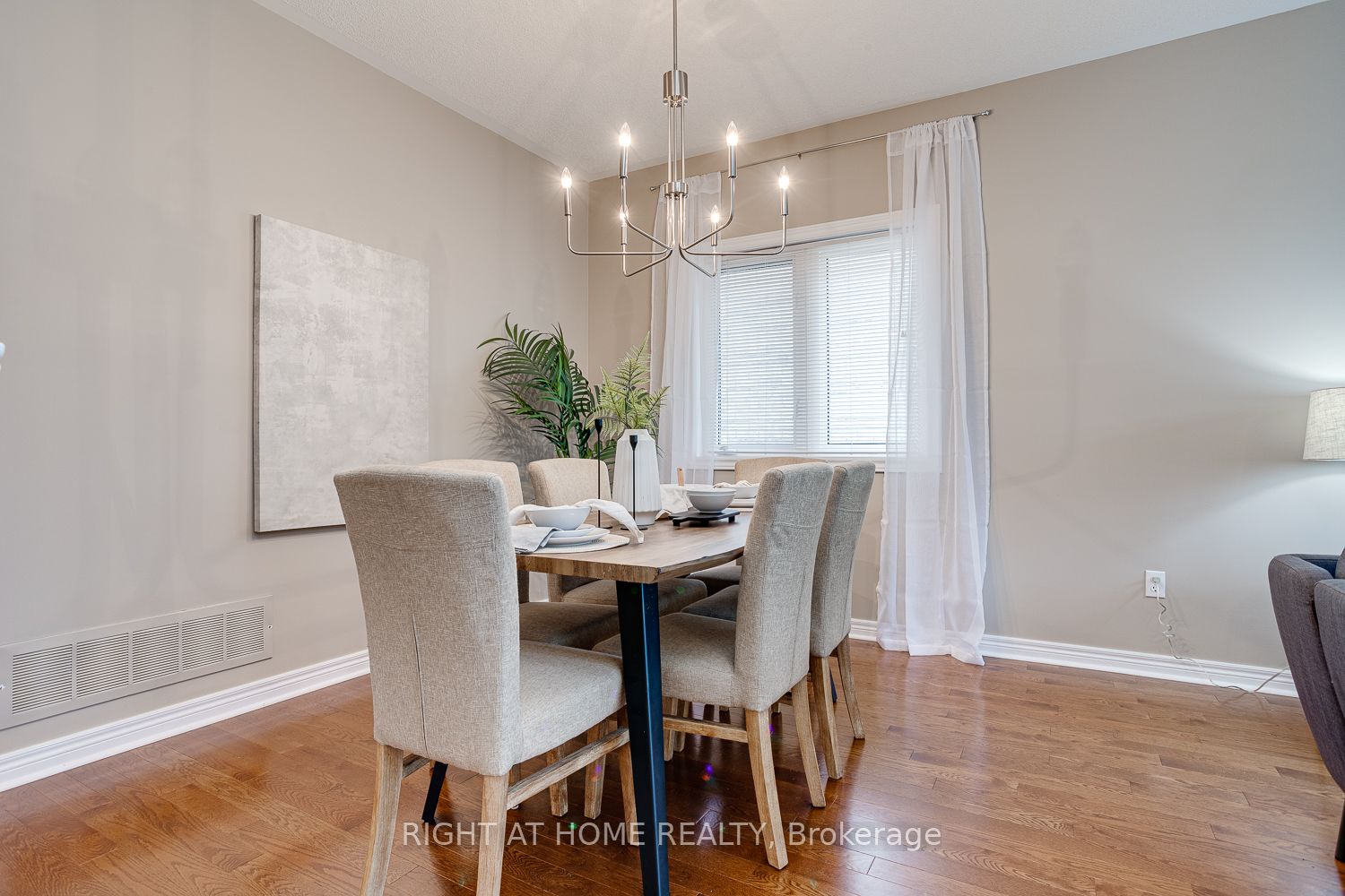 Photo 39 of 100 Earl Cuddie Boulevard, Scugog, Port Perry — HOMEH