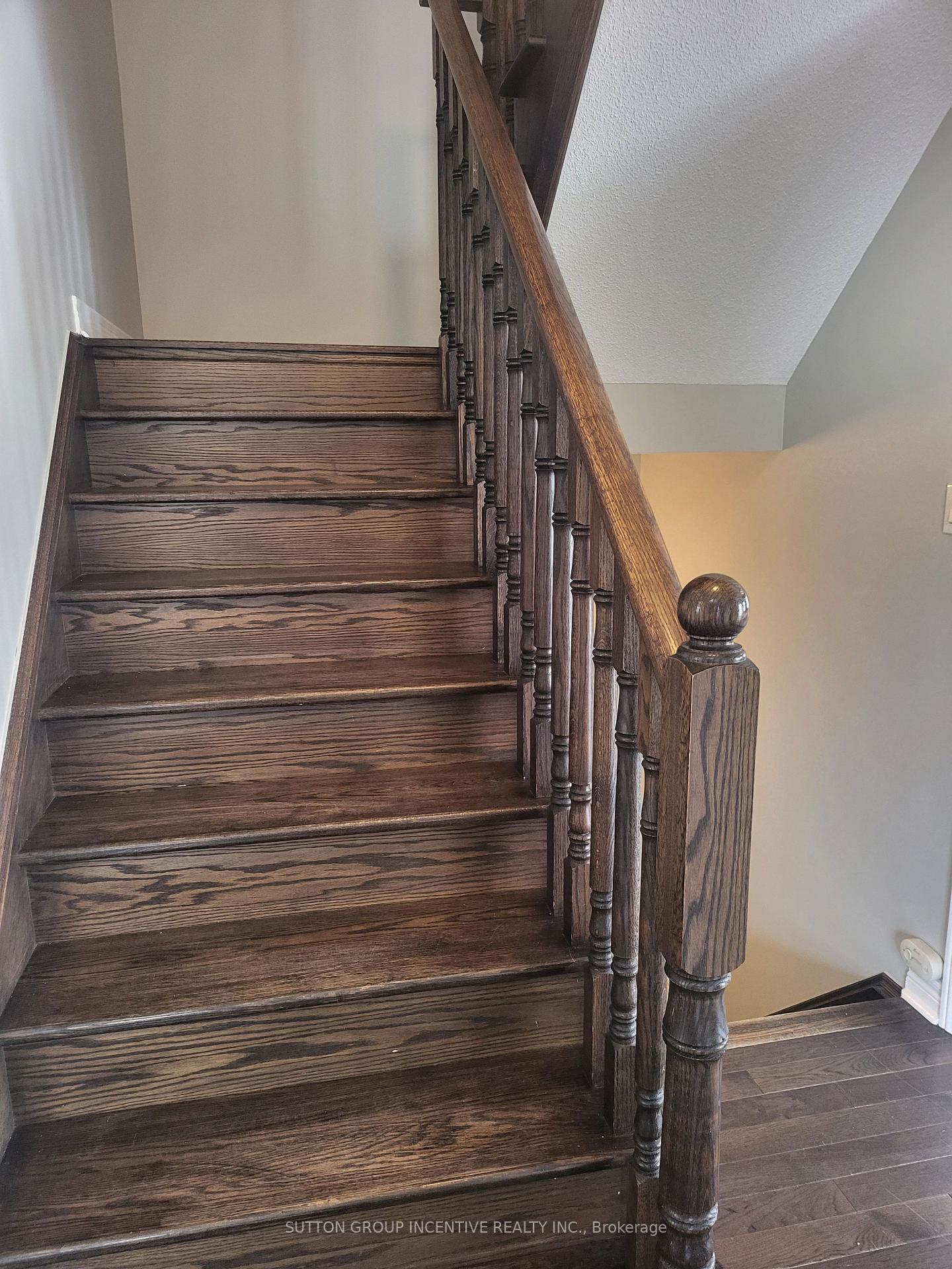 Photo 11 of 50 Forsyth Crescent, Barrie, West Bayfield — HOMEH