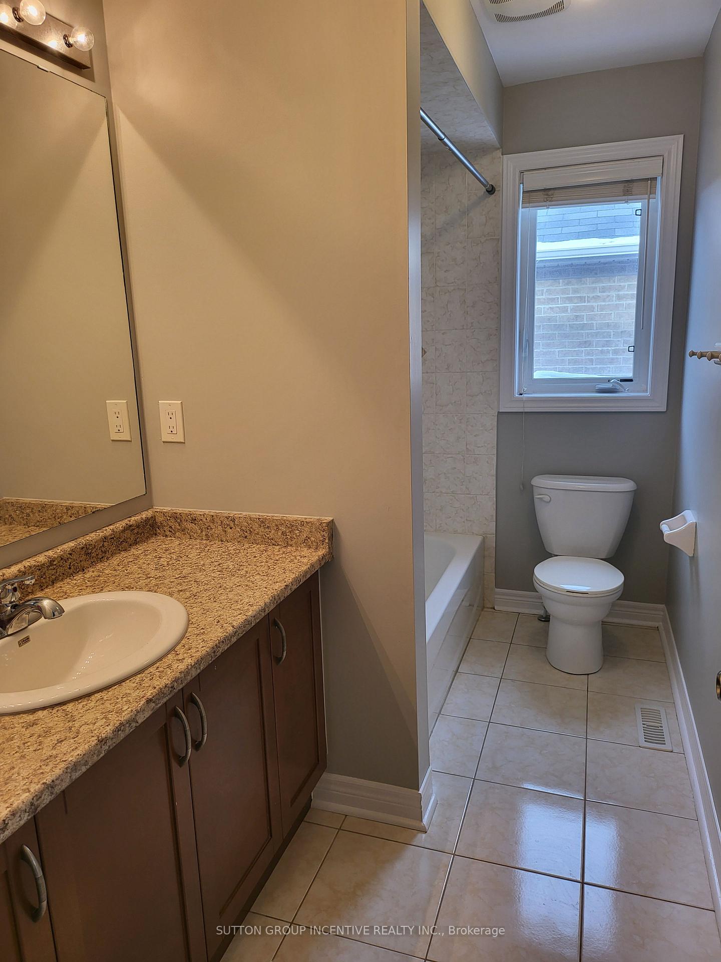 Photo 17 of 50 Forsyth Crescent, Barrie, West Bayfield — HOMEH