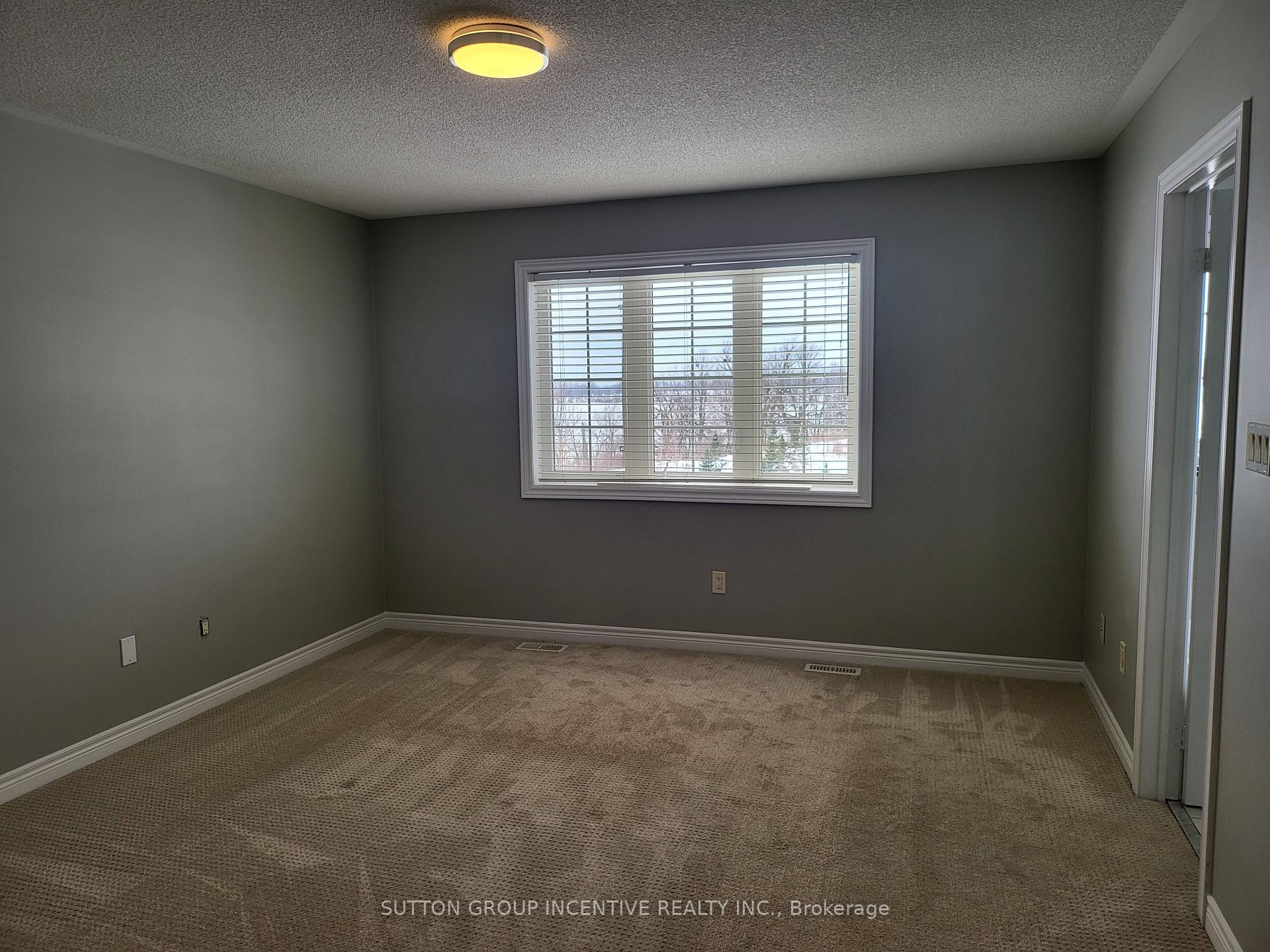 Photo 18 of 50 Forsyth Crescent, Barrie, West Bayfield — HOMEH