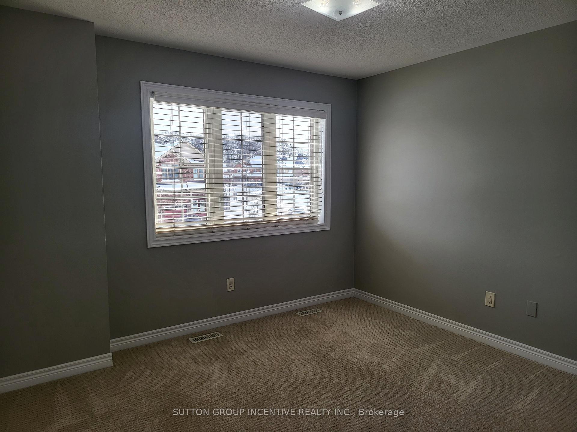 Photo 19 of 50 Forsyth Crescent, Barrie, West Bayfield — HOMEH
