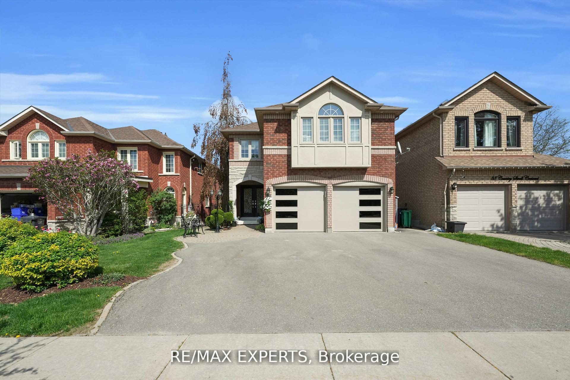 Photo 4 of 36 Country Stroll Crescent, Caledon, Bolton West — HOMEH