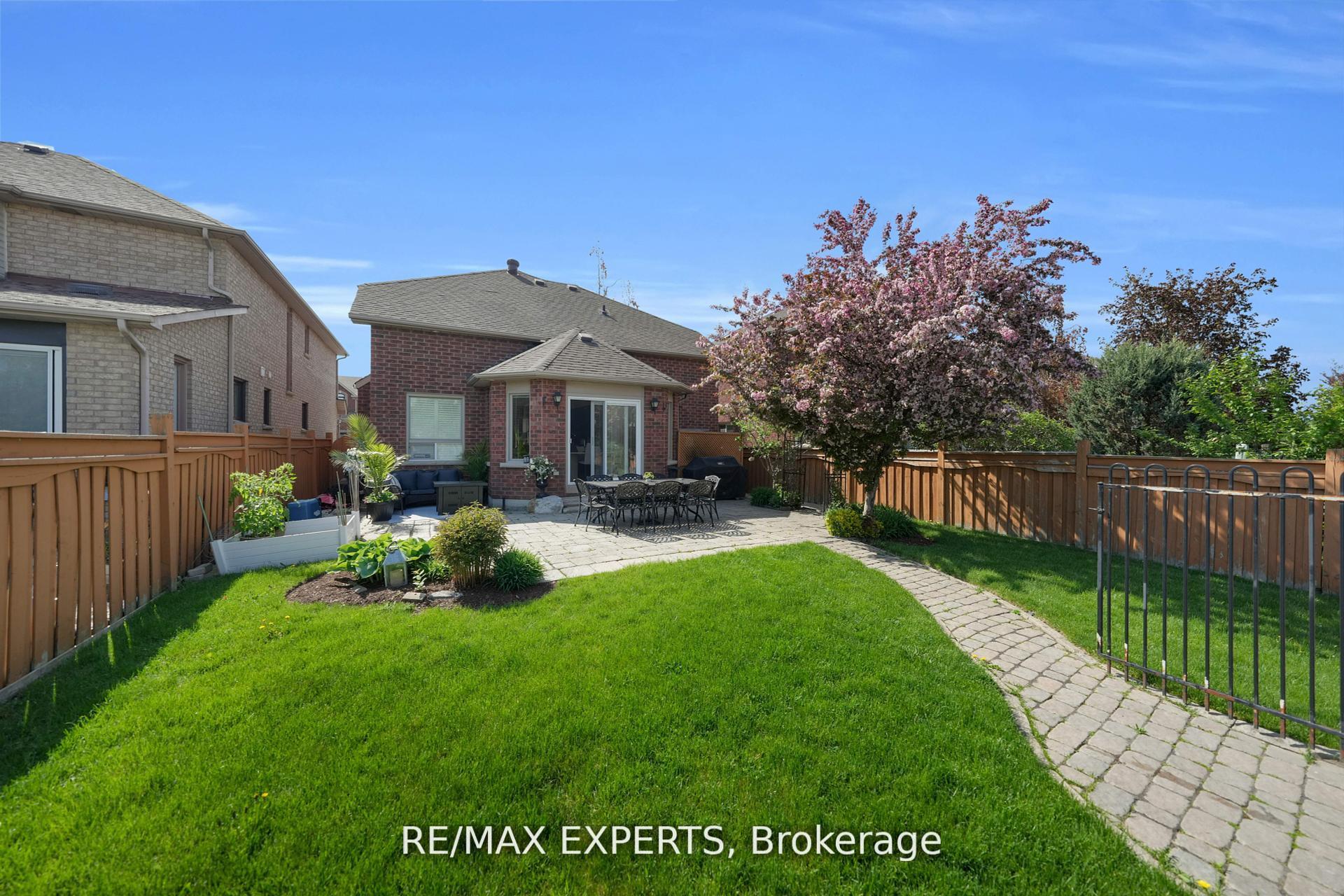 Photo 46 of 36 Country Stroll Crescent, Caledon, Bolton West — HOMEH