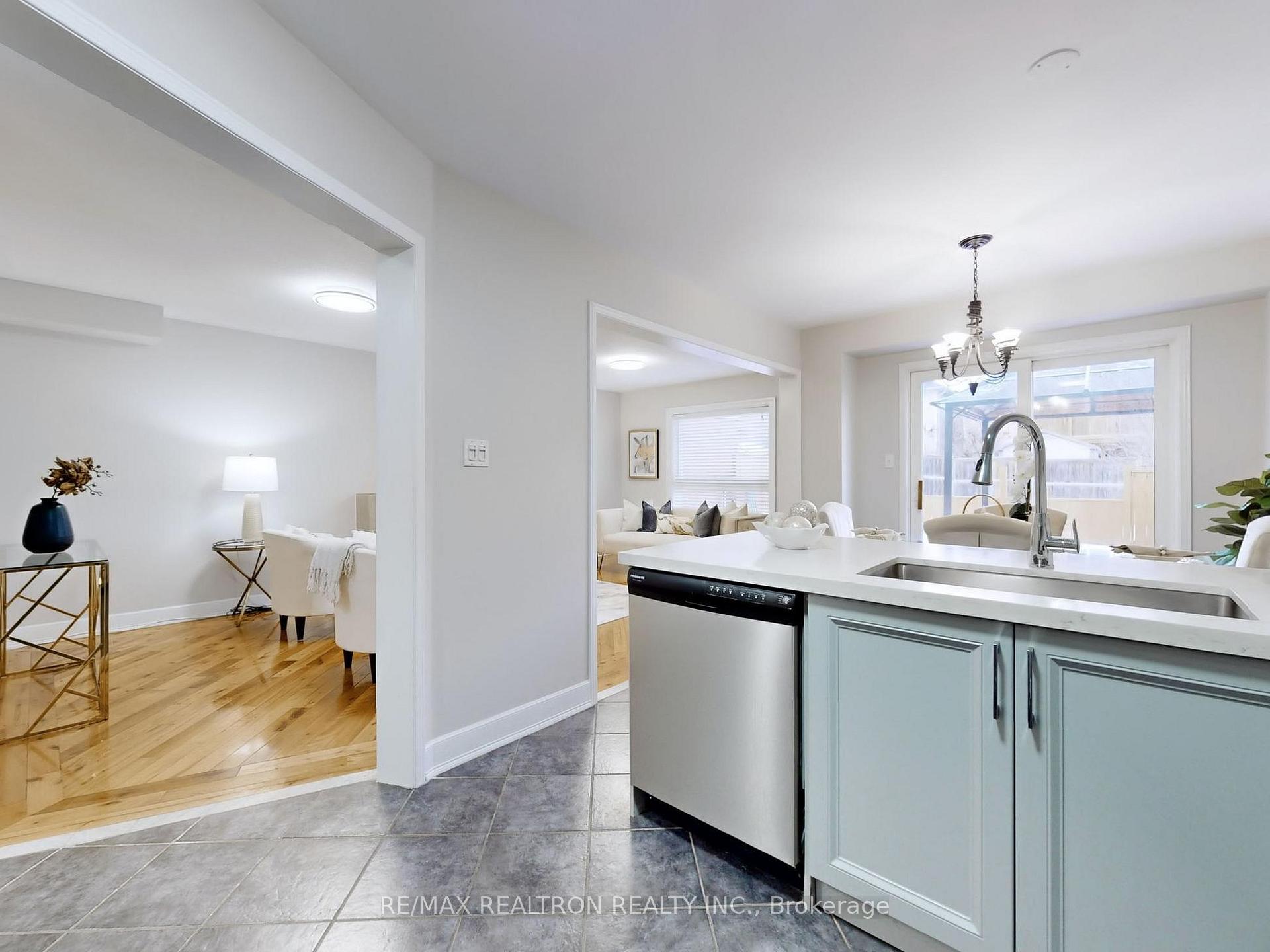 Photo 13 of 193 Bottrell Street, Clarington, Bowmanville — HOMEH