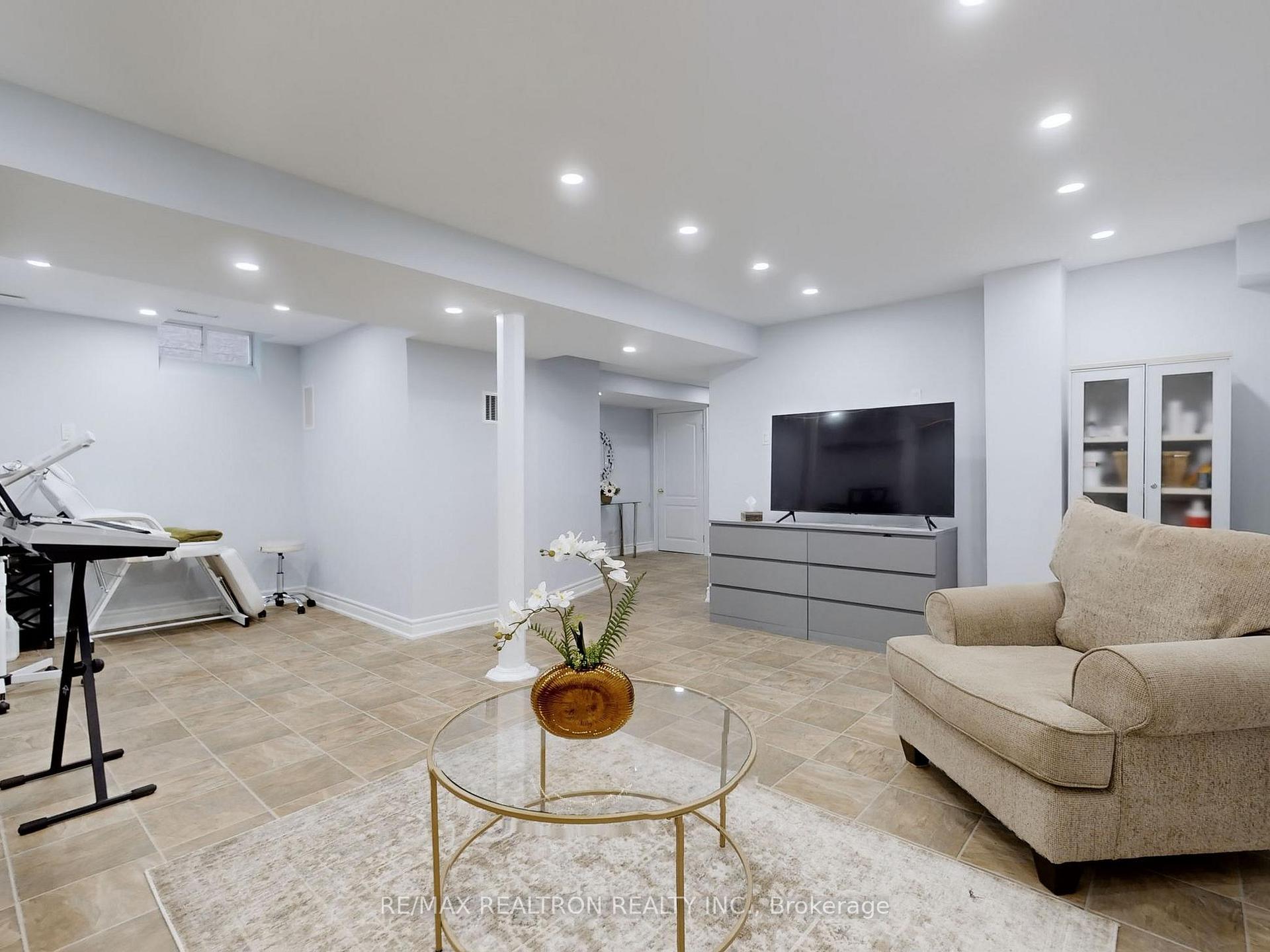 Photo 32 of 193 Bottrell Street, Clarington, Bowmanville — HOMEH