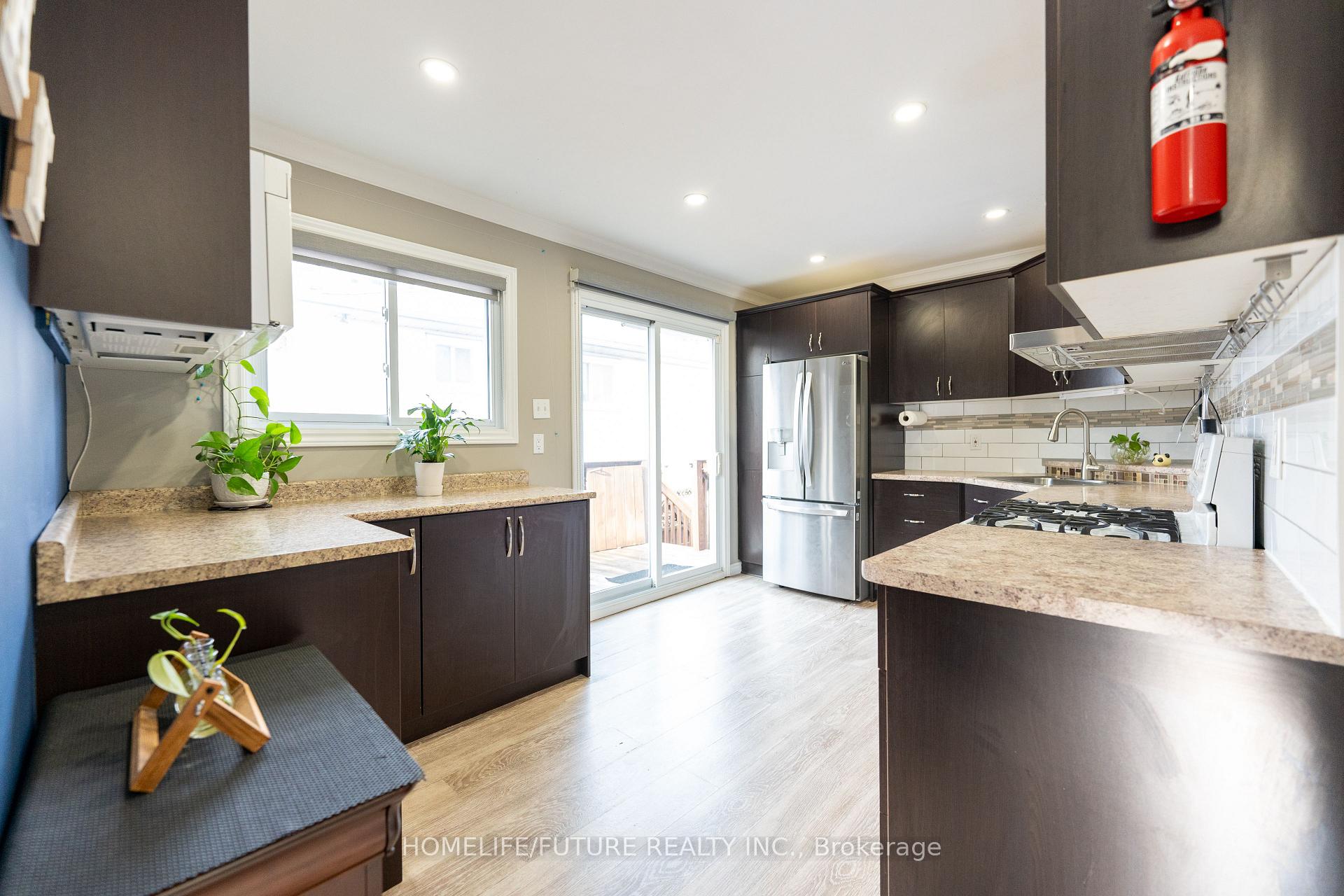 Photo 1 of 60 John Scott Court, Clarington, Bowmanville — HOMEH