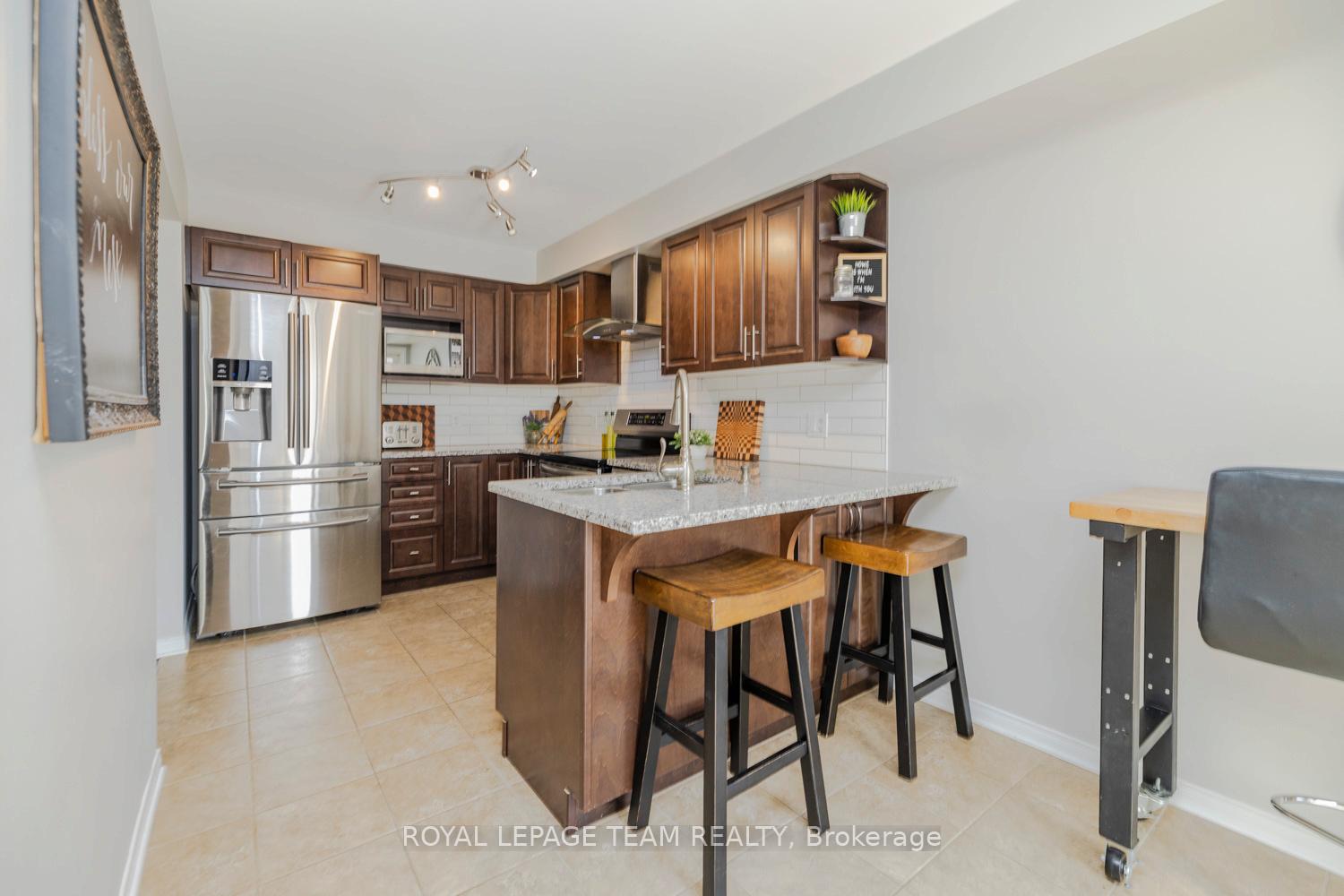 Photo 11 of 103 Cedardown Private, Ottawa, Barrhaven - Stonebridge — HOMEH