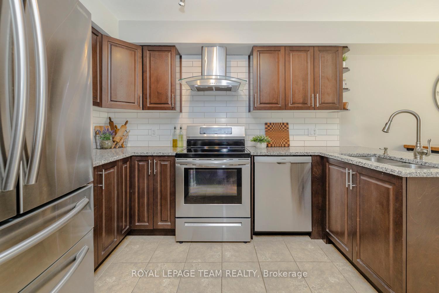 Photo 13 of 103 Cedardown Private, Ottawa, Barrhaven - Stonebridge — HOMEH