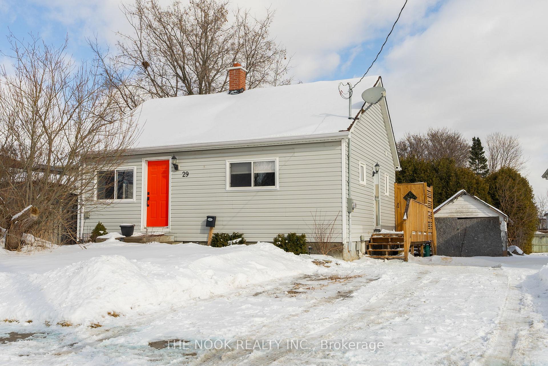 Front of 29 Townline Road S