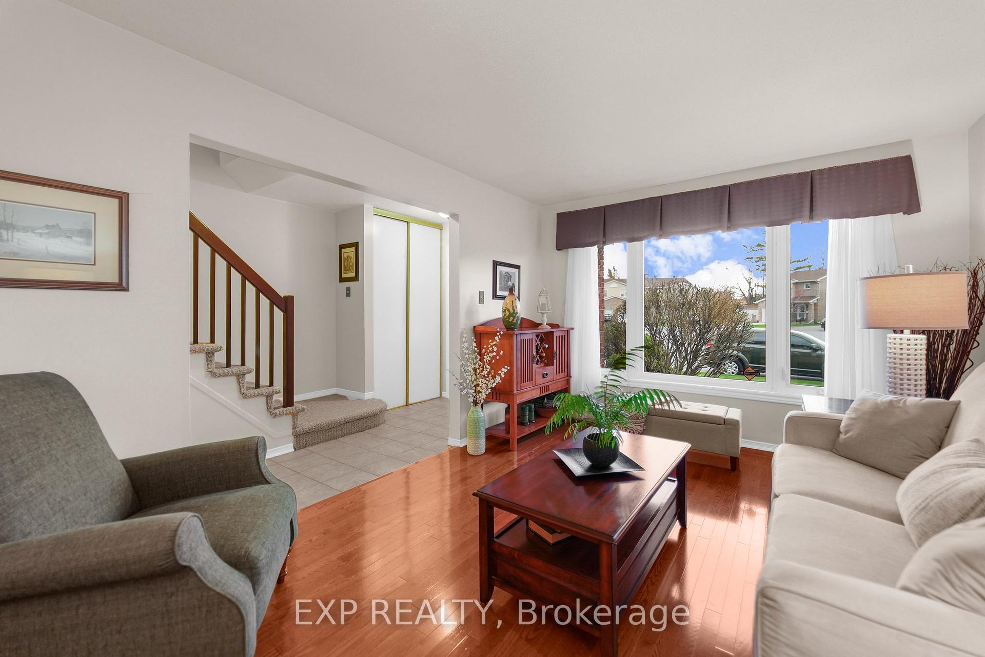 Photo 5 of 56 Flanders Street, Ottawa, Barrhaven - Cedargrove/Fraserdale — HOMEH