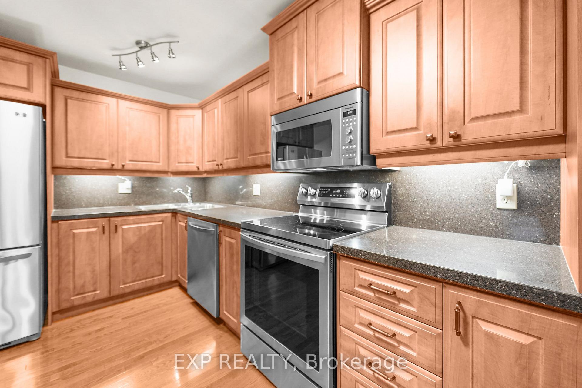 Photo 10 of 56 Flanders Street, Ottawa, Barrhaven - Cedargrove/Fraserdale — HOMEH