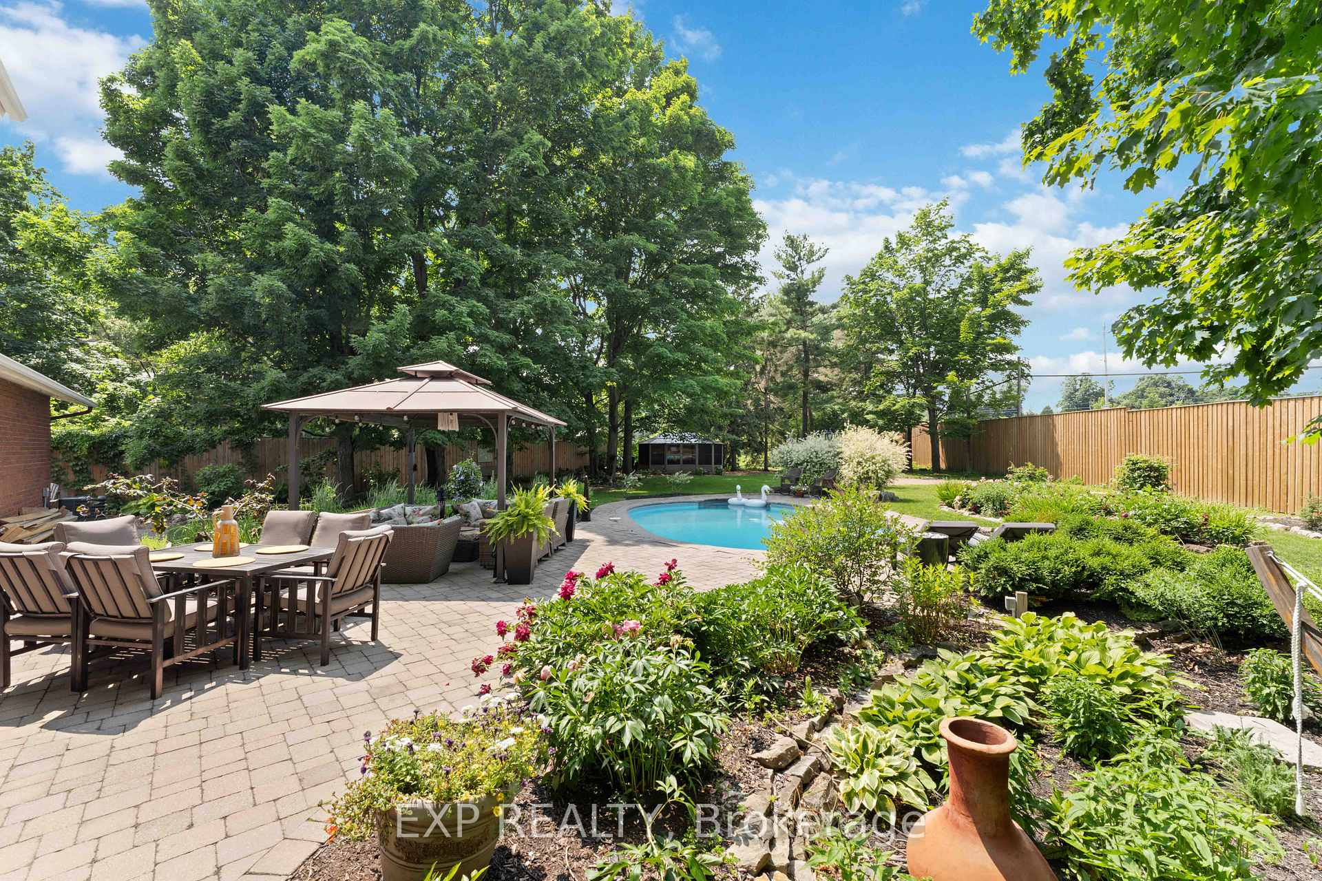 Photo 4 of 29 Roberta Crescent, Ottawa, Barrhaven - Pheasant Run — HOMEH