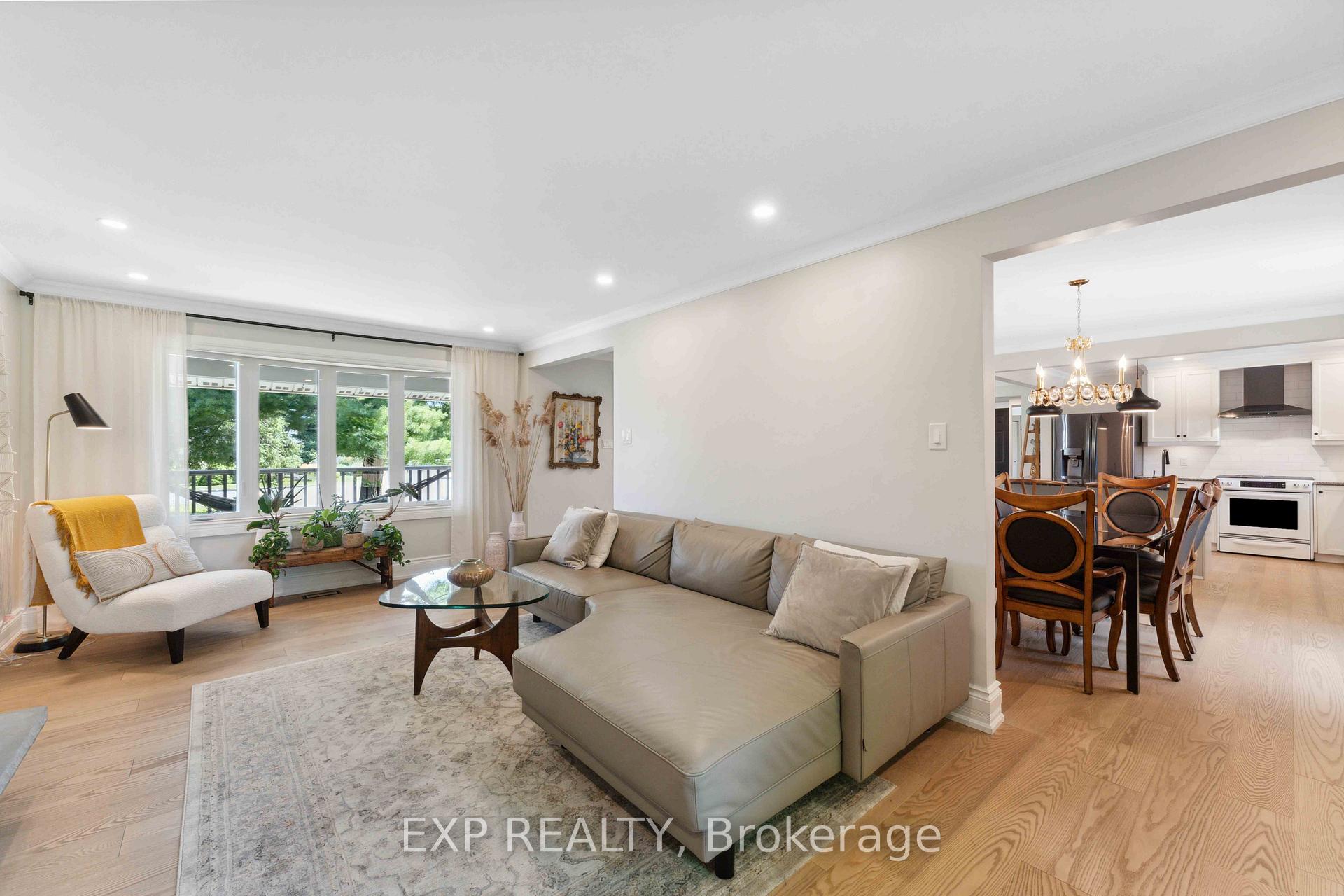Photo 10 of 29 Roberta Crescent, Ottawa, Barrhaven - Pheasant Run — HOMEH