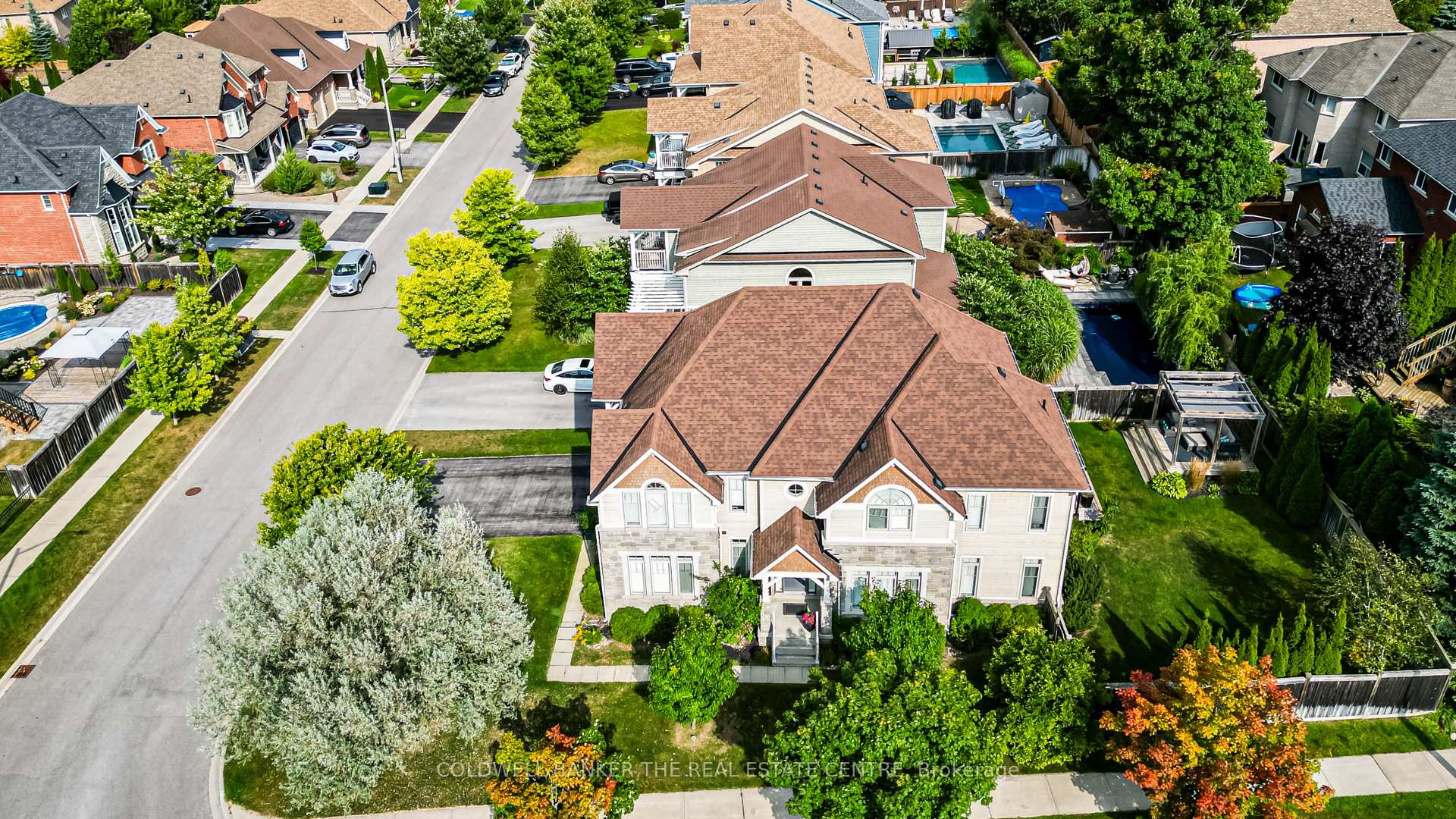 Photo 1 of 32 Royal Park Boulevard S, Barrie, Bayshore — HOMEH
