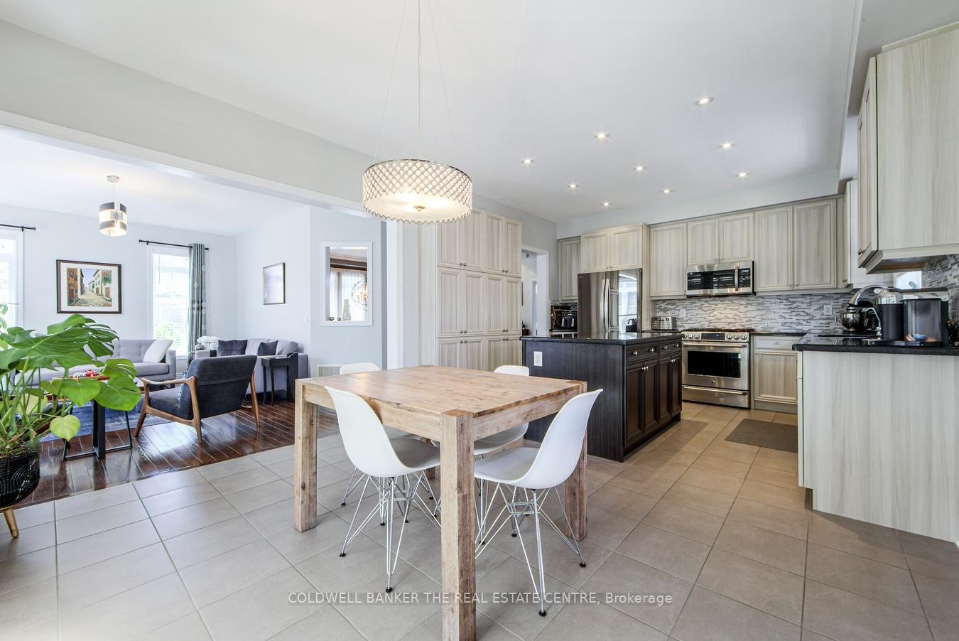 Photo 19 of 32 Royal Park Boulevard S, Barrie, Bayshore — HOMEH