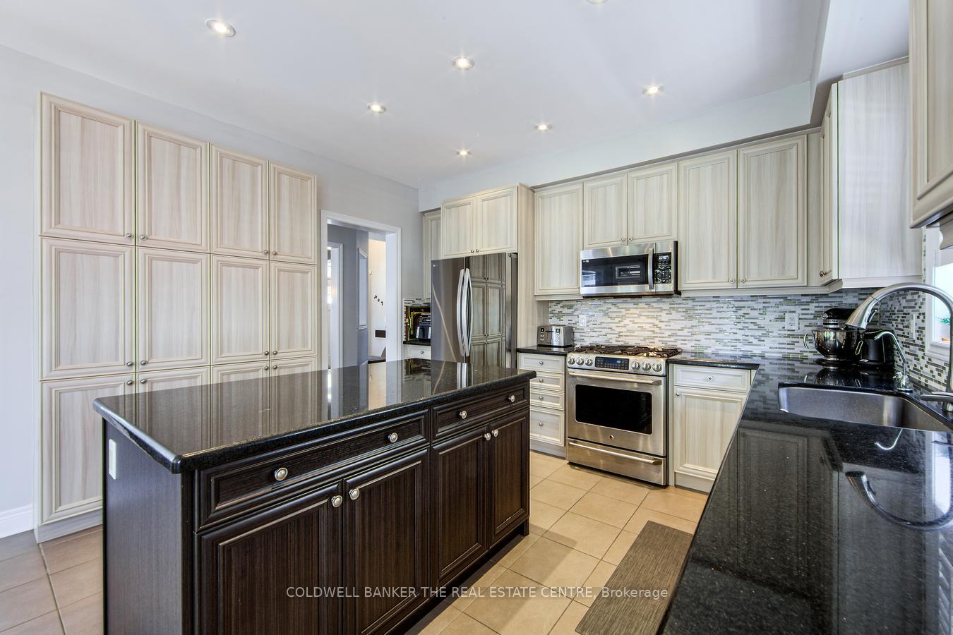 Photo 22 of 32 Royal Park Boulevard S, Barrie, Bayshore — HOMEH