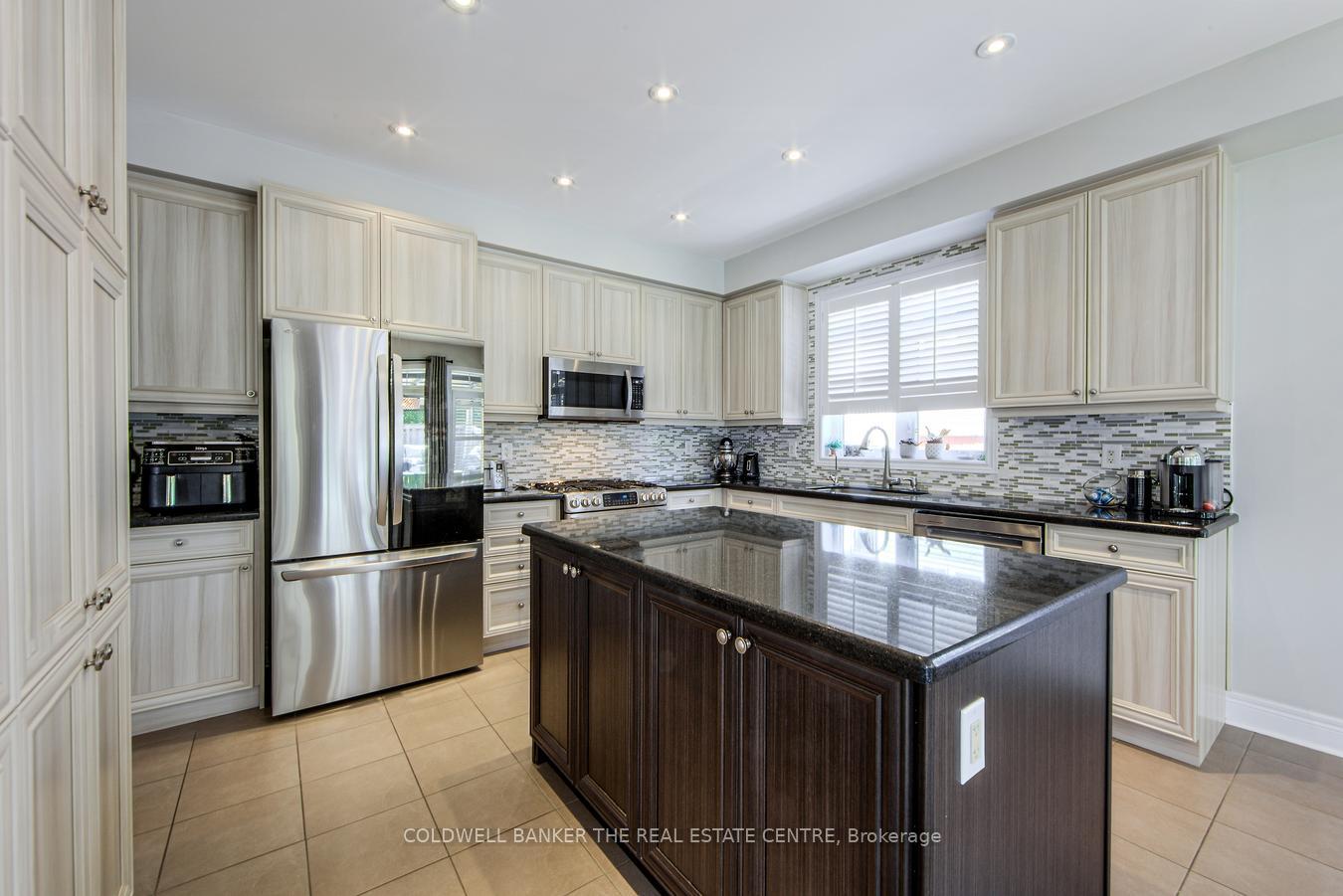 Photo 23 of 32 Royal Park Boulevard S, Barrie, Bayshore — HOMEH