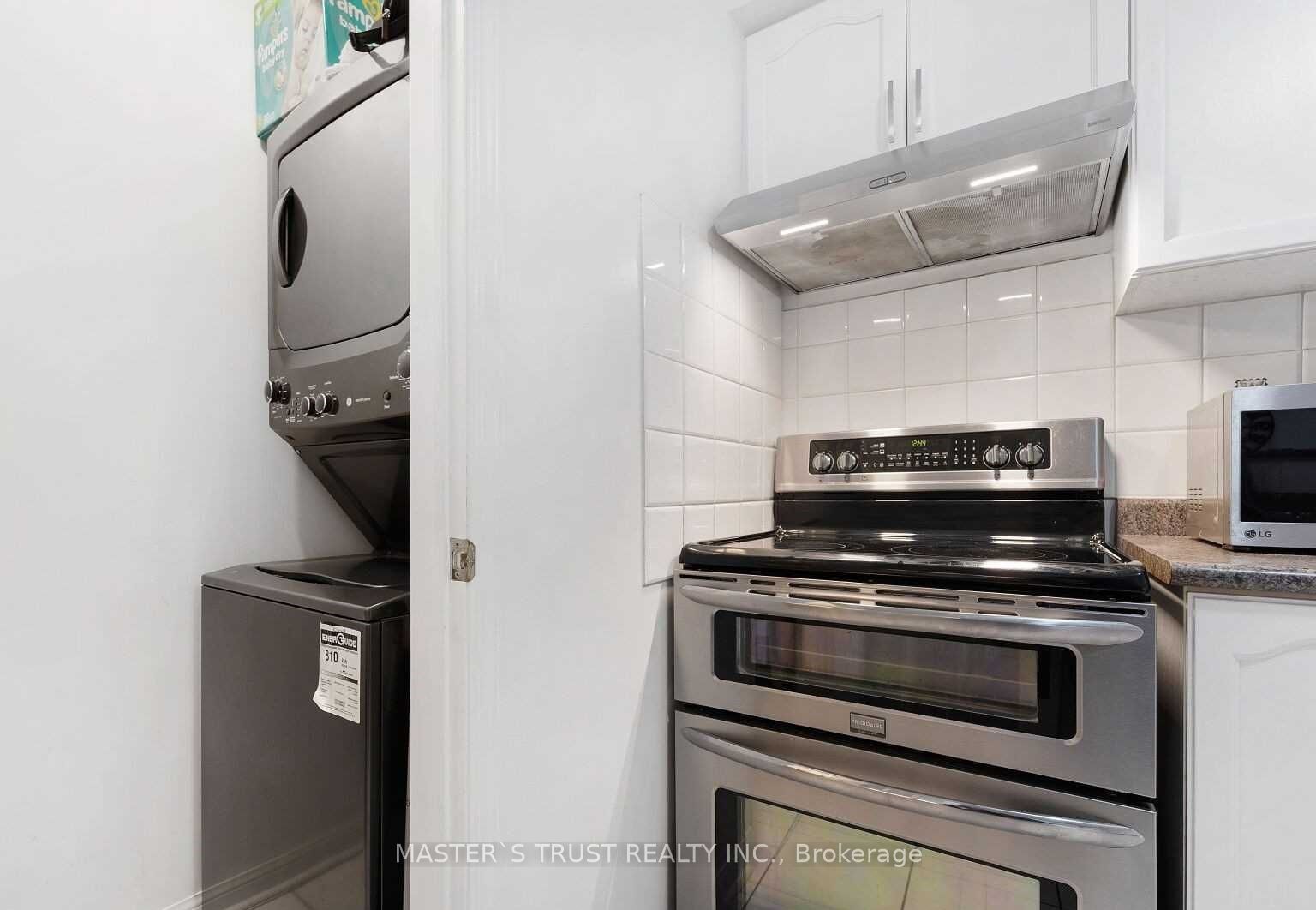 Photo 20 of Unit UPPER LEVEL, 12 Cox Boulevard, Markham, Unionville — HOMEH