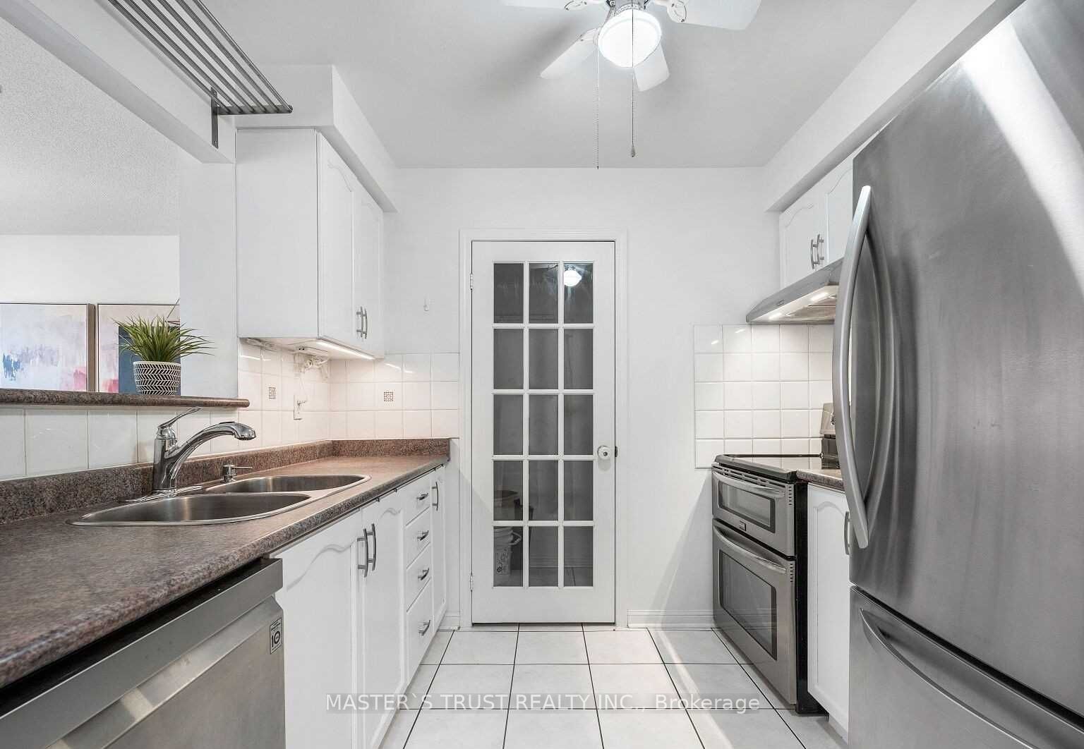 Photo 19 of Unit UPPER LEVEL, 12 Cox Boulevard, Markham, Unionville — HOMEH