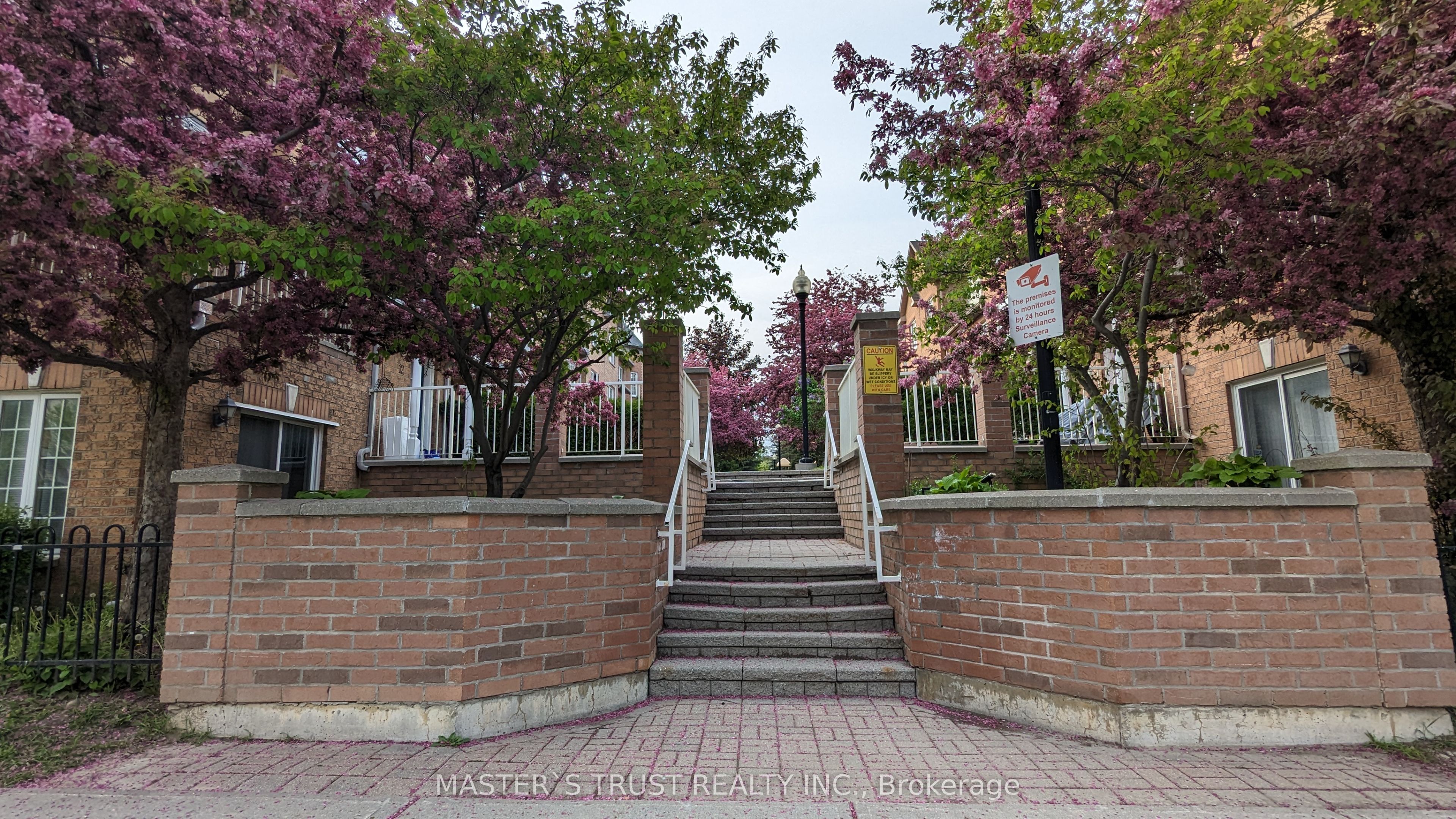 Photo 12 of Unit UPPER LEVEL, 12 Cox Boulevard, Markham, Unionville — HOMEH