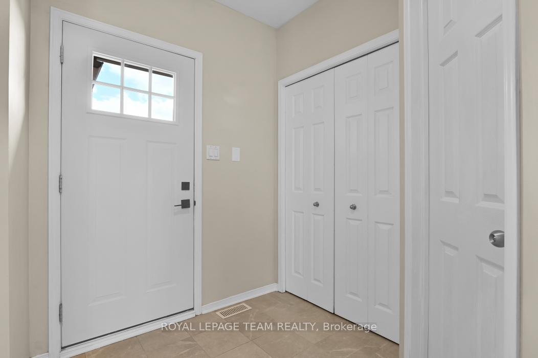 Photo 5 of 8 Calaveras Avenue, Ottawa, Barrhaven - Longfields — HOMEH