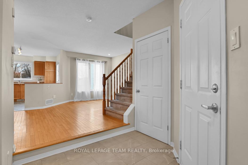Photo 6 of 8 Calaveras Avenue, Ottawa, Barrhaven - Longfields — HOMEH