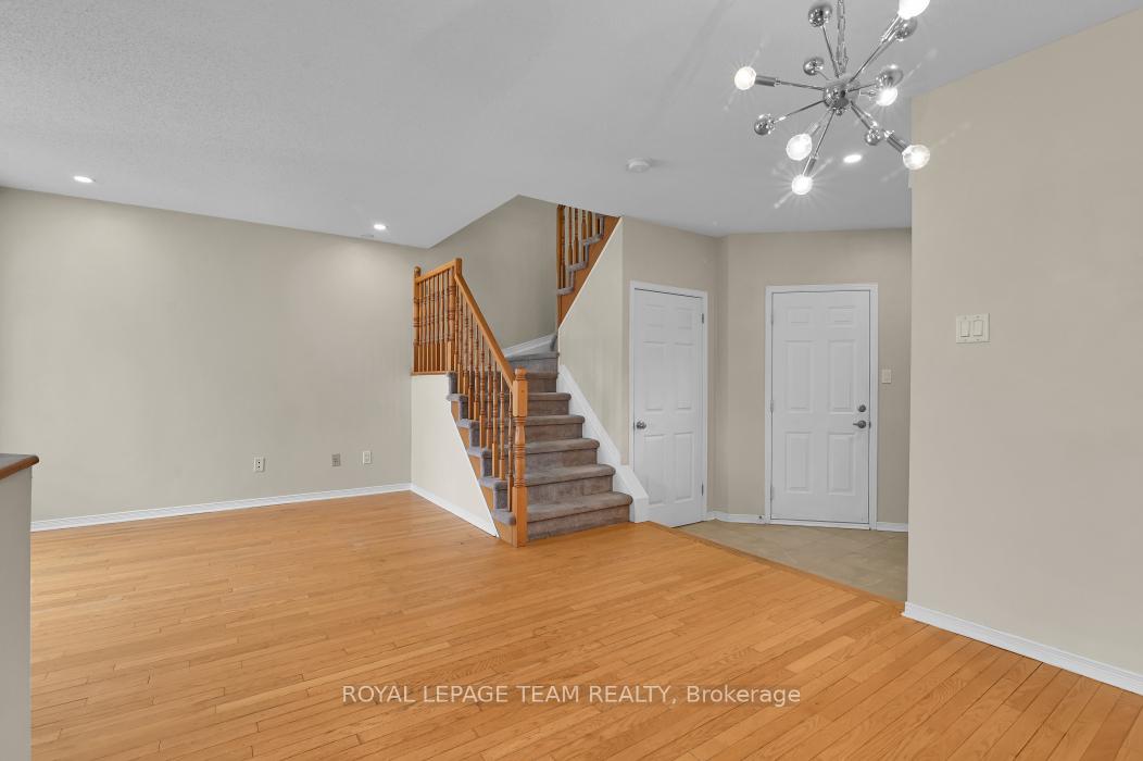 Photo 13 of 8 Calaveras Avenue, Ottawa, Barrhaven - Longfields — HOMEH