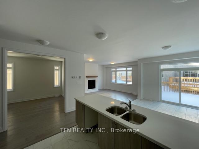 Photo 4 of 118 Mabern Street, Barrie, Rural Barrie Southwest — HOMEH