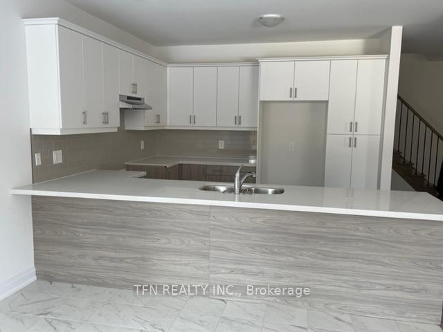 Photo 5 of 118 Mabern Street, Barrie, Rural Barrie Southwest — HOMEH
