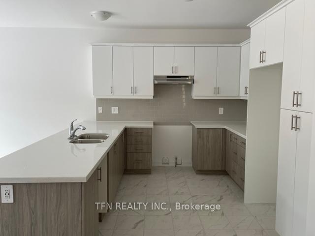 Photo 6 of 118 Mabern Street, Barrie, Rural Barrie Southwest — HOMEH