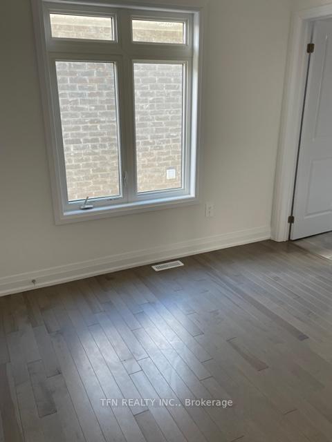 Photo 8 of 118 Mabern Street, Barrie, Rural Barrie Southwest — HOMEH