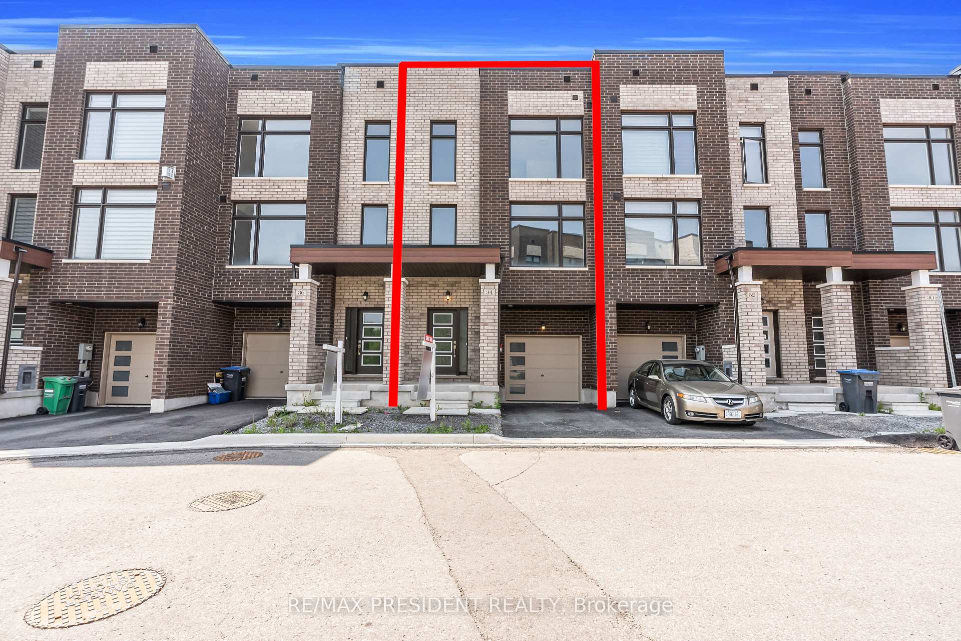 Photo 12 of 34 Queenpost Drive E, Brampton, Credit Valley — HOMEH