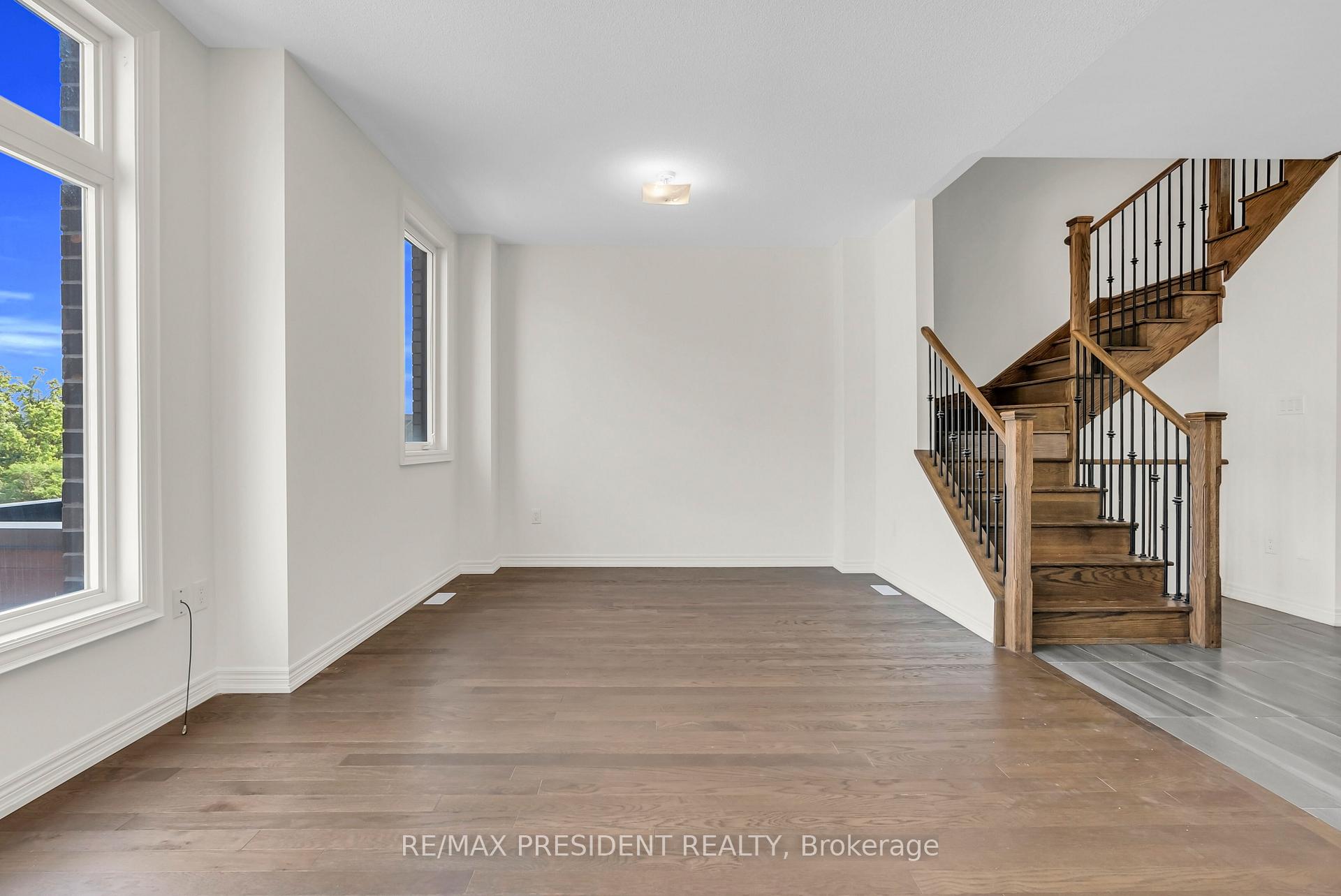 Photo 11 of 34 Queenpost Drive E, Brampton, Credit Valley — HOMEH