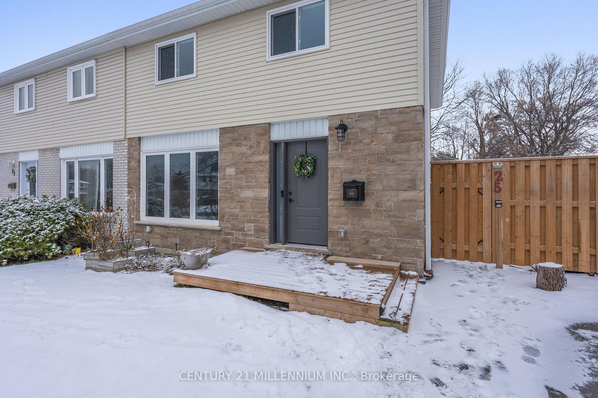 Photo 2 of 25 Davenport Crescent, Brampton, Southgate — HOMEH