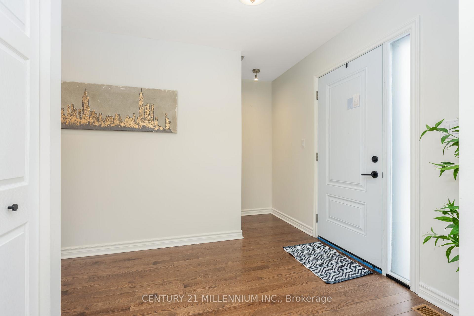 Photo 4 of 25 Davenport Crescent, Brampton, Southgate — HOMEH